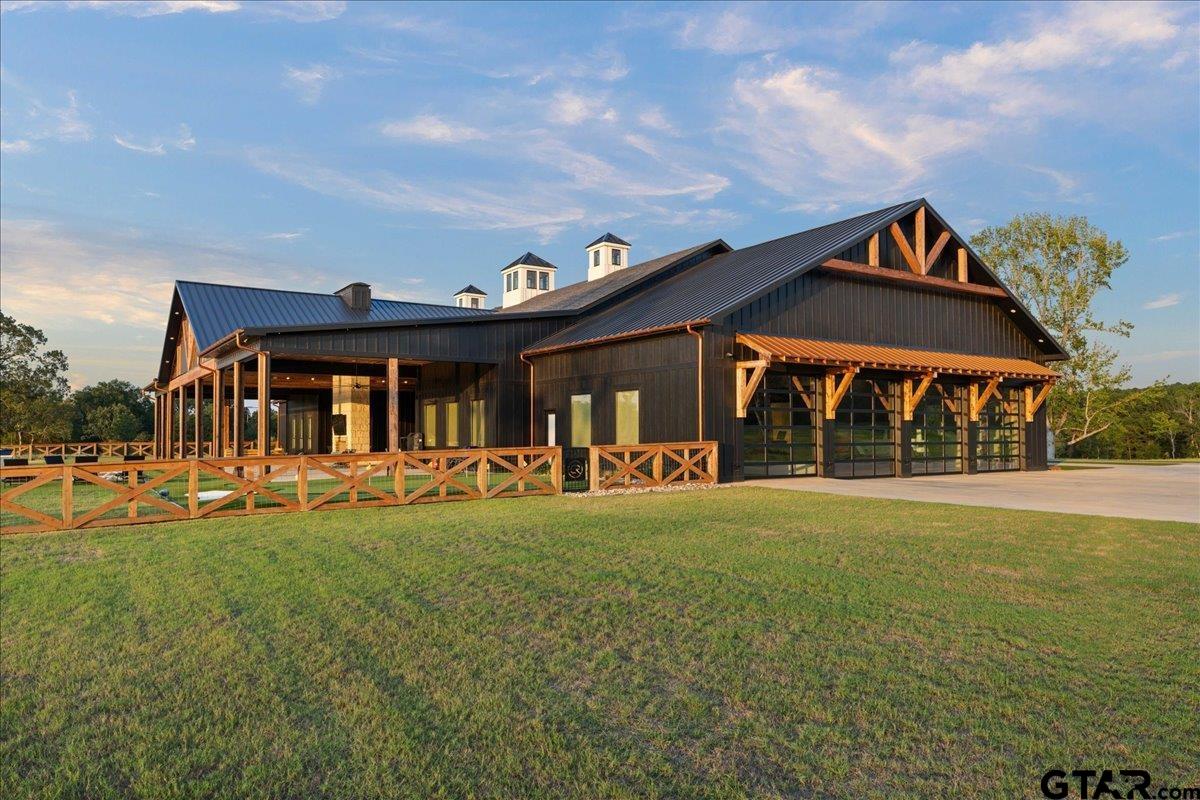 Lindale, Texas, 75771, United States, 4 Bedrooms Bedrooms, ,7 BathroomsBathrooms,Residential,Active,1941343