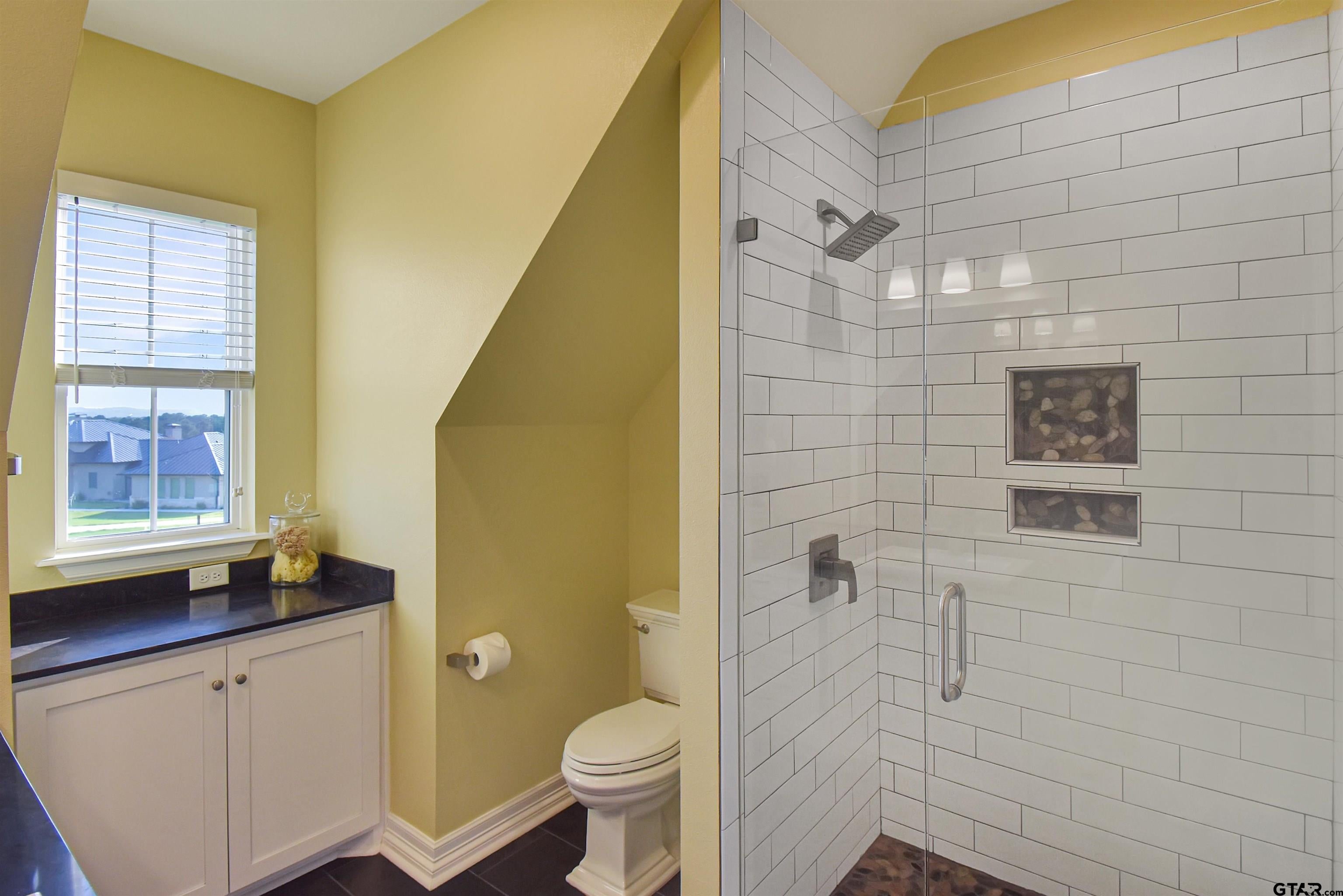 Brownsboro, Texas, 75756, United States, 5 Bedrooms Bedrooms, ,4 BathroomsBathrooms,Residential,Active,1905124