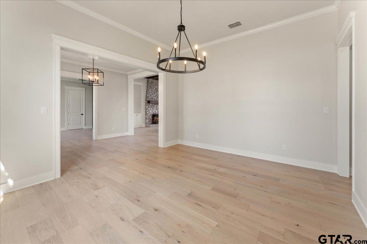 Tyler, Texas, 75706, United States, 4 Bedrooms Bedrooms, ,5 BathroomsBathrooms,Residential,Active,1920259