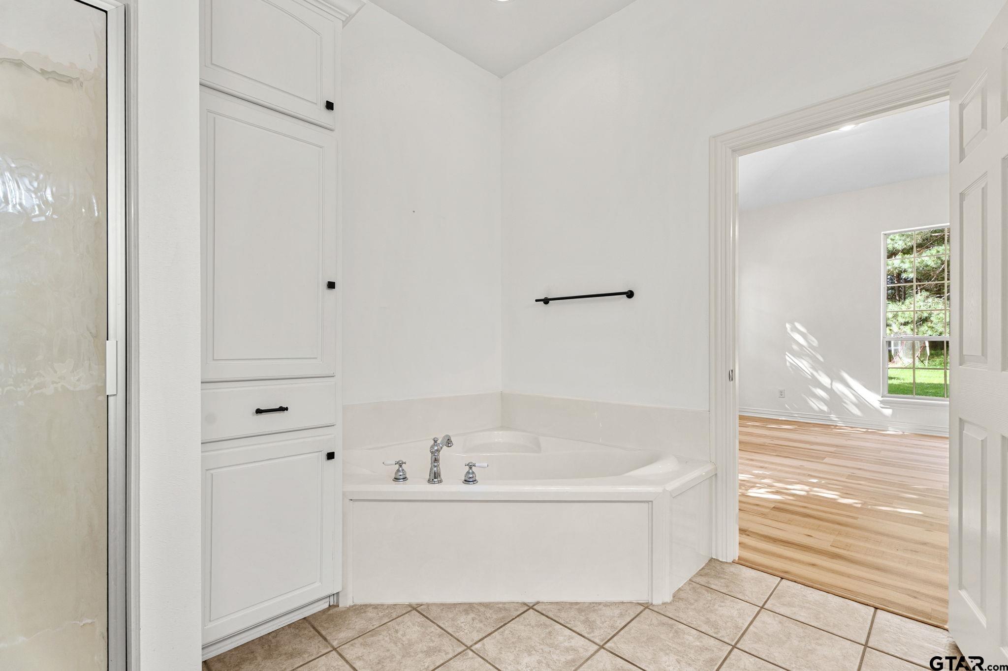 Bullard, Texas, 75757, United States, 4 Bedrooms Bedrooms, ,3 BathroomsBathrooms,Residential,Active,1788482