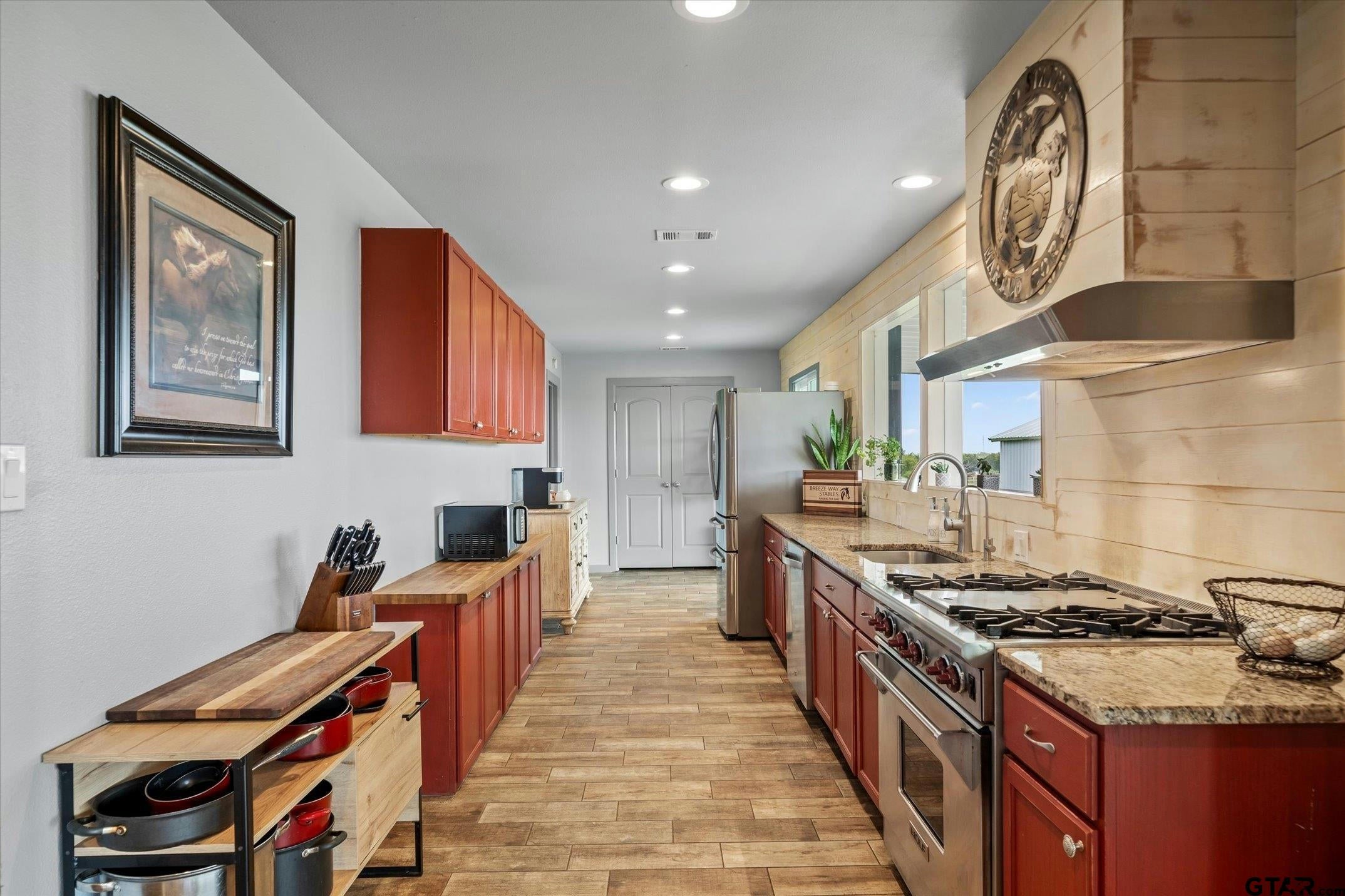 Kaufman, Texas, 75142, United States, 4 Bedrooms Bedrooms, ,3 BathroomsBathrooms,Residential,Active,1808205