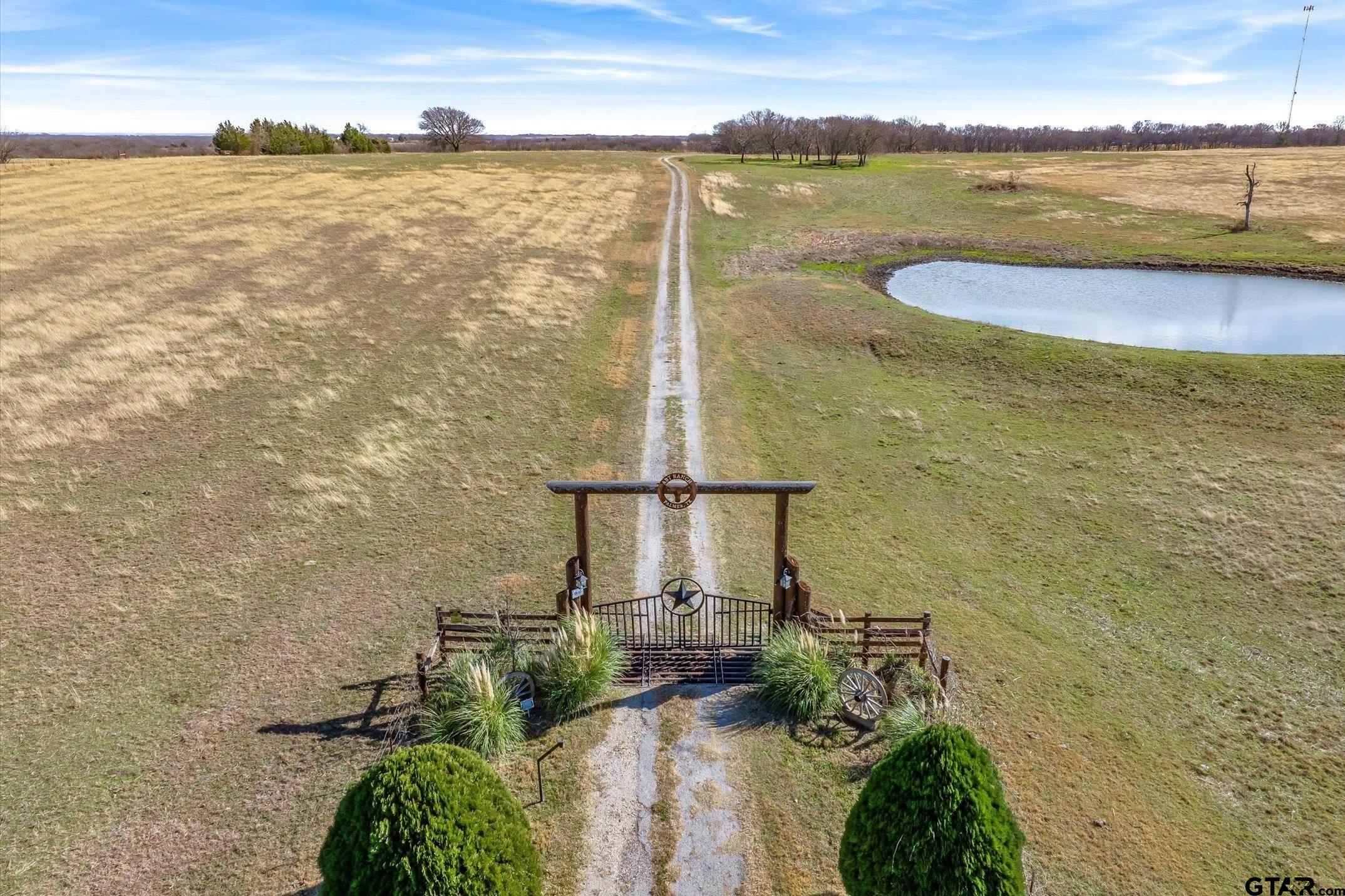 Palmer, Texas, 75152, United States, 6 Bedrooms Bedrooms, ,5 BathroomsBathrooms,Residential,Active,2011199