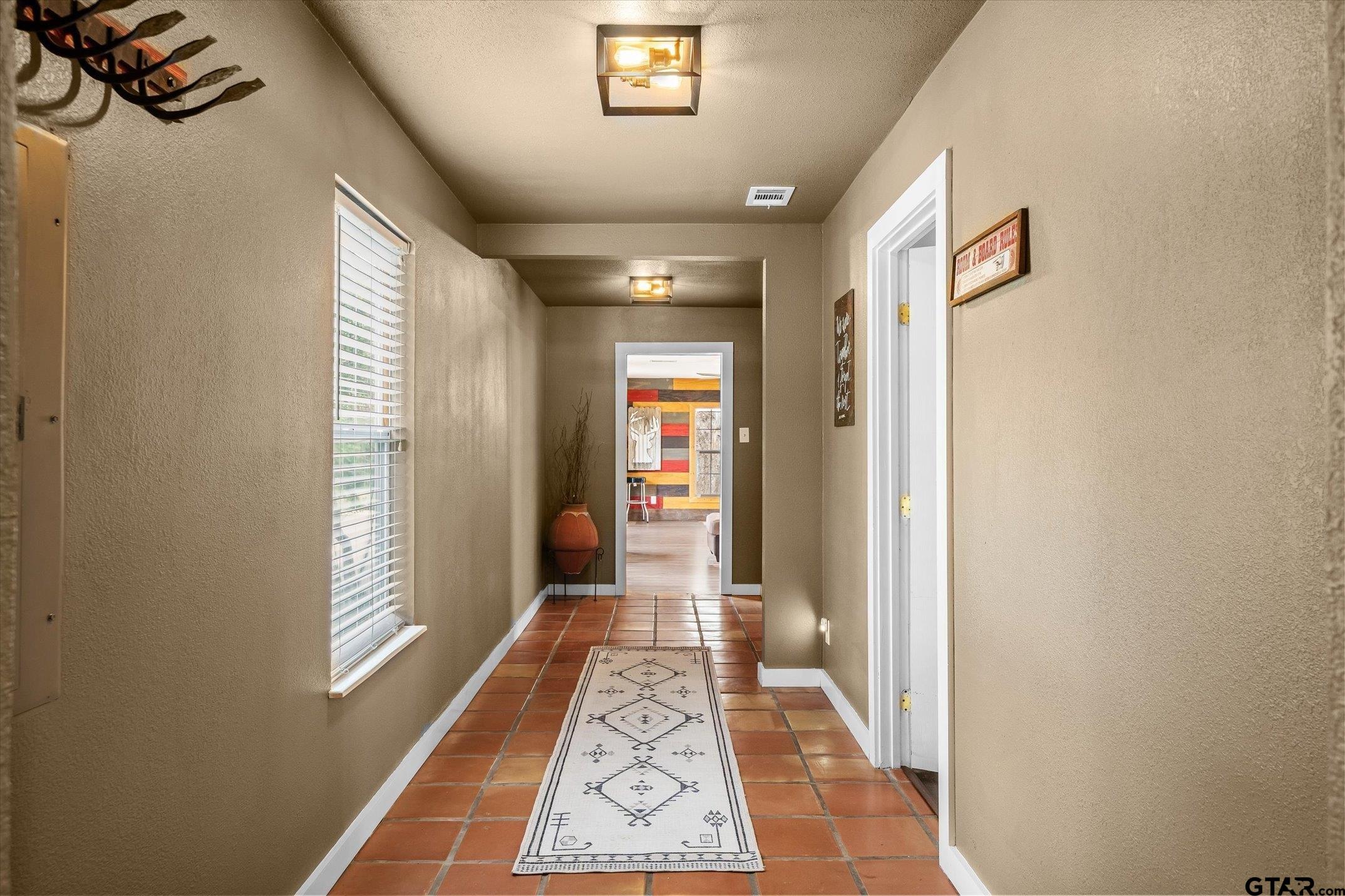 Kaufman, Texas, 75142, United States, 4 Bedrooms Bedrooms, ,3 BathroomsBathrooms,Residential,Active,2044171