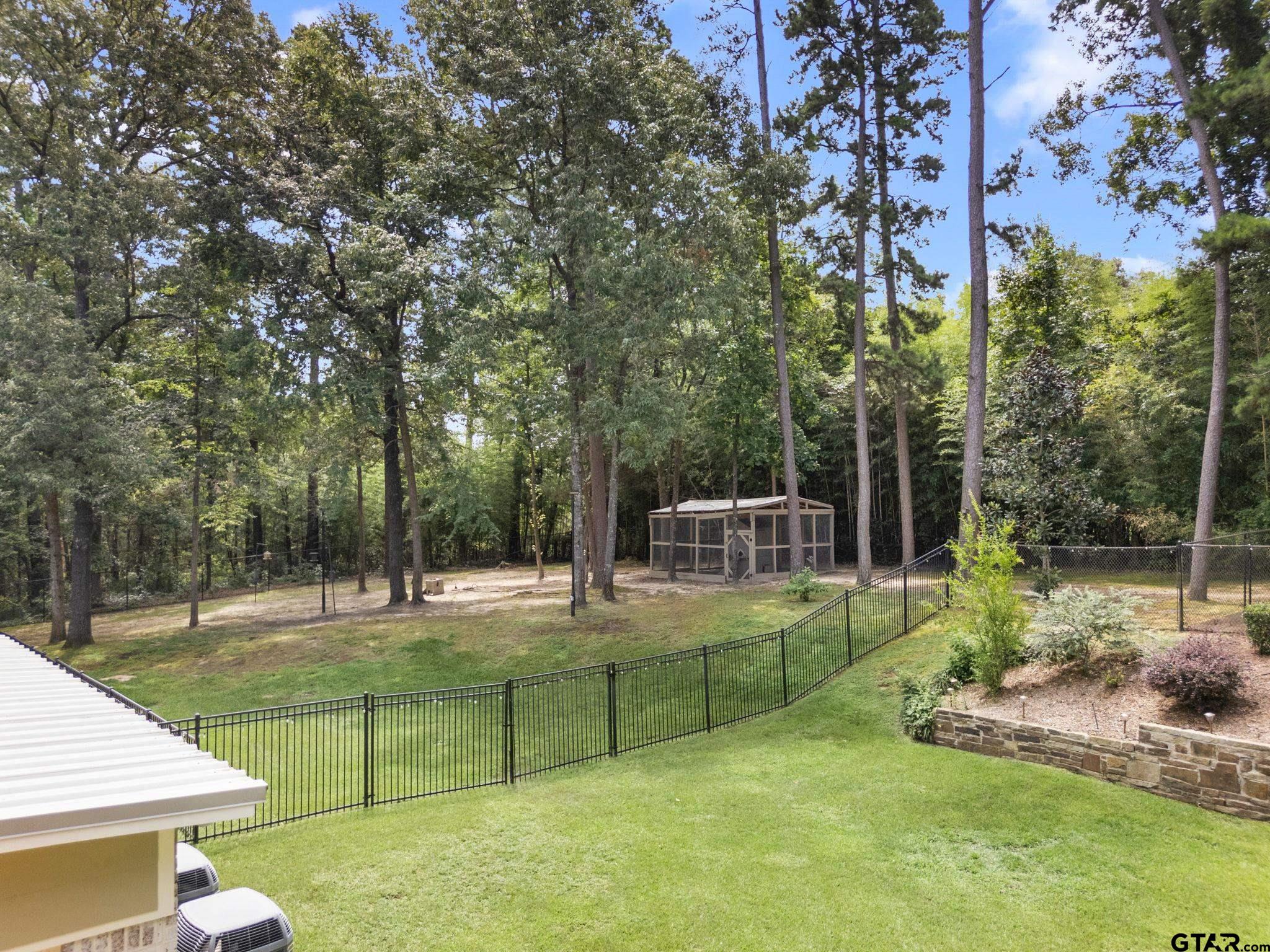 Tyler, Texas, 75703, United States, 6 Bedrooms Bedrooms, ,5 BathroomsBathrooms,Residential,Active,1892424