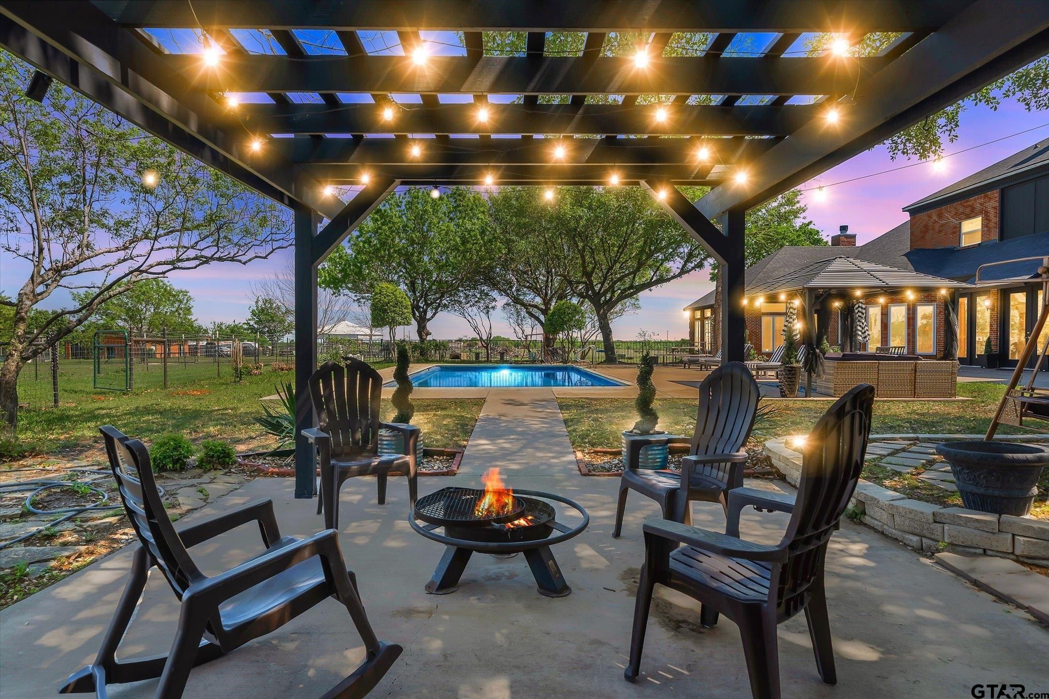 Ennis, Texas, 75119, United States, 5 Bedrooms Bedrooms, ,6 BathroomsBathrooms,Residential,Active,2043796