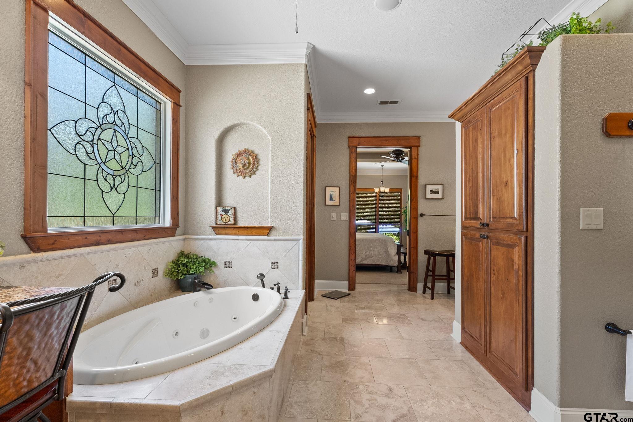 Tyler, Texas, 75707, United States, 4 Bedrooms Bedrooms, ,4 BathroomsBathrooms,Residential,Active,1944068