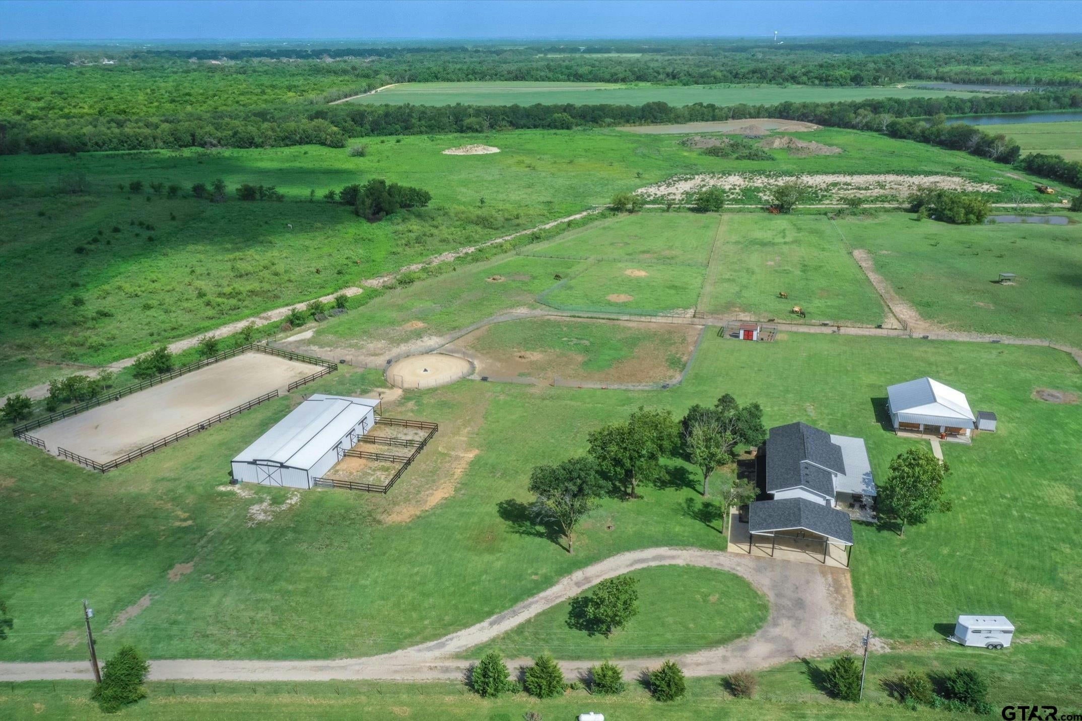 Kaufman, Texas, 75142, United States, 4 Bedrooms Bedrooms, ,3 BathroomsBathrooms,Residential,Active,1808205