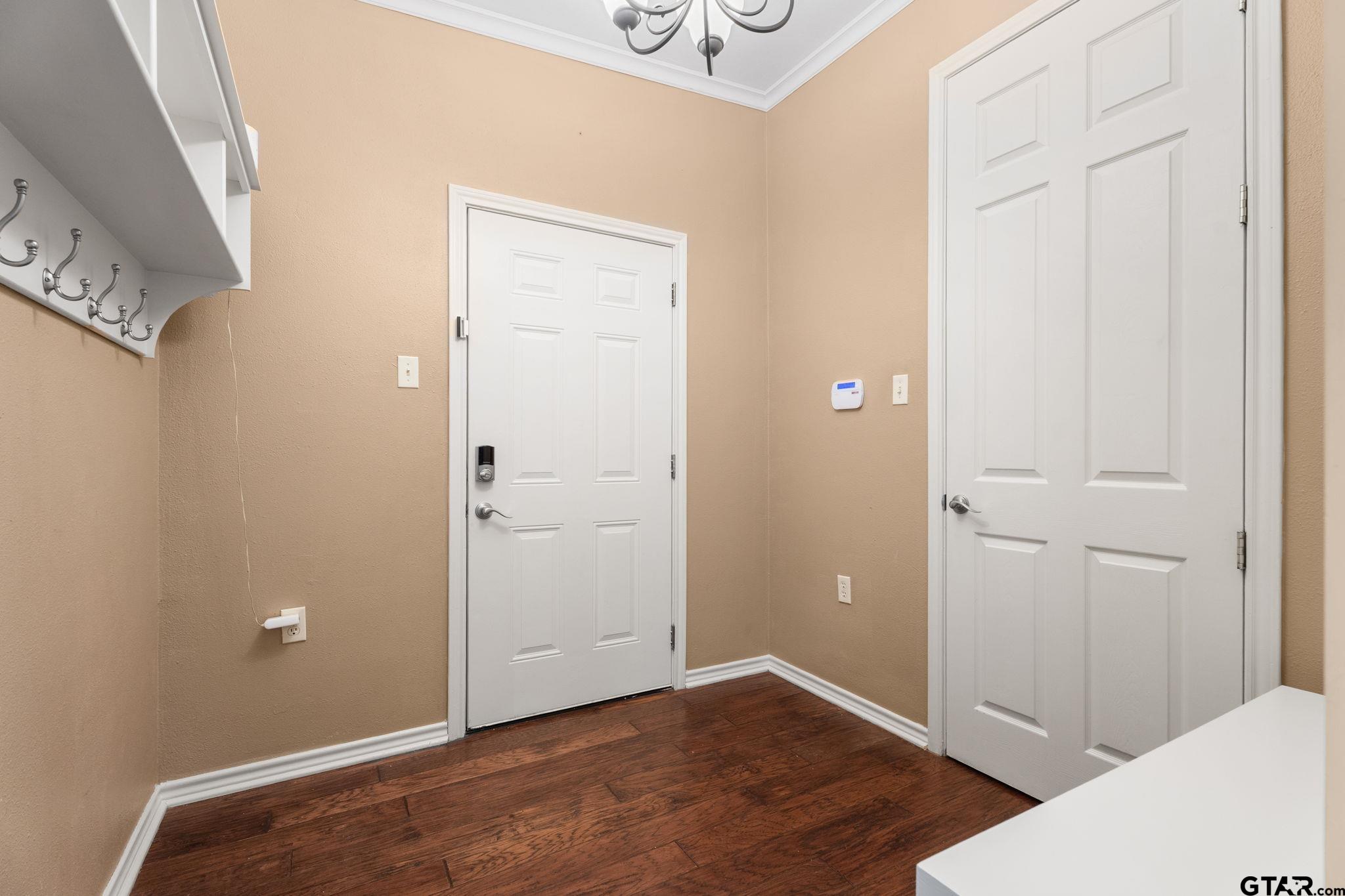 Tyler, Texas, 75703, United States, 6 Bedrooms Bedrooms, ,5 BathroomsBathrooms,Residential,Active,1892424
