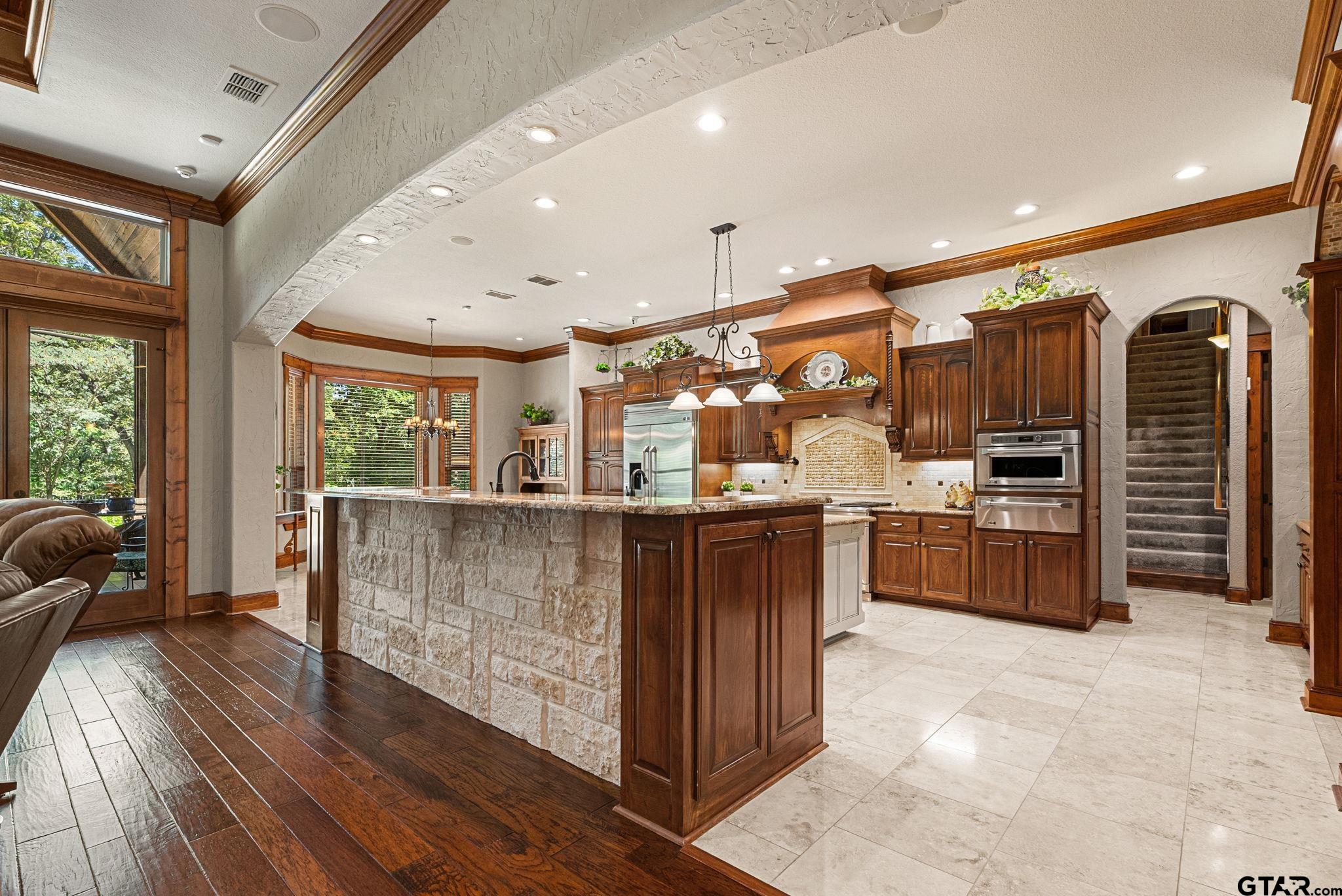 Tyler, Texas, 75707, United States, 4 Bedrooms Bedrooms, ,4 BathroomsBathrooms,Residential,Active,1944068
