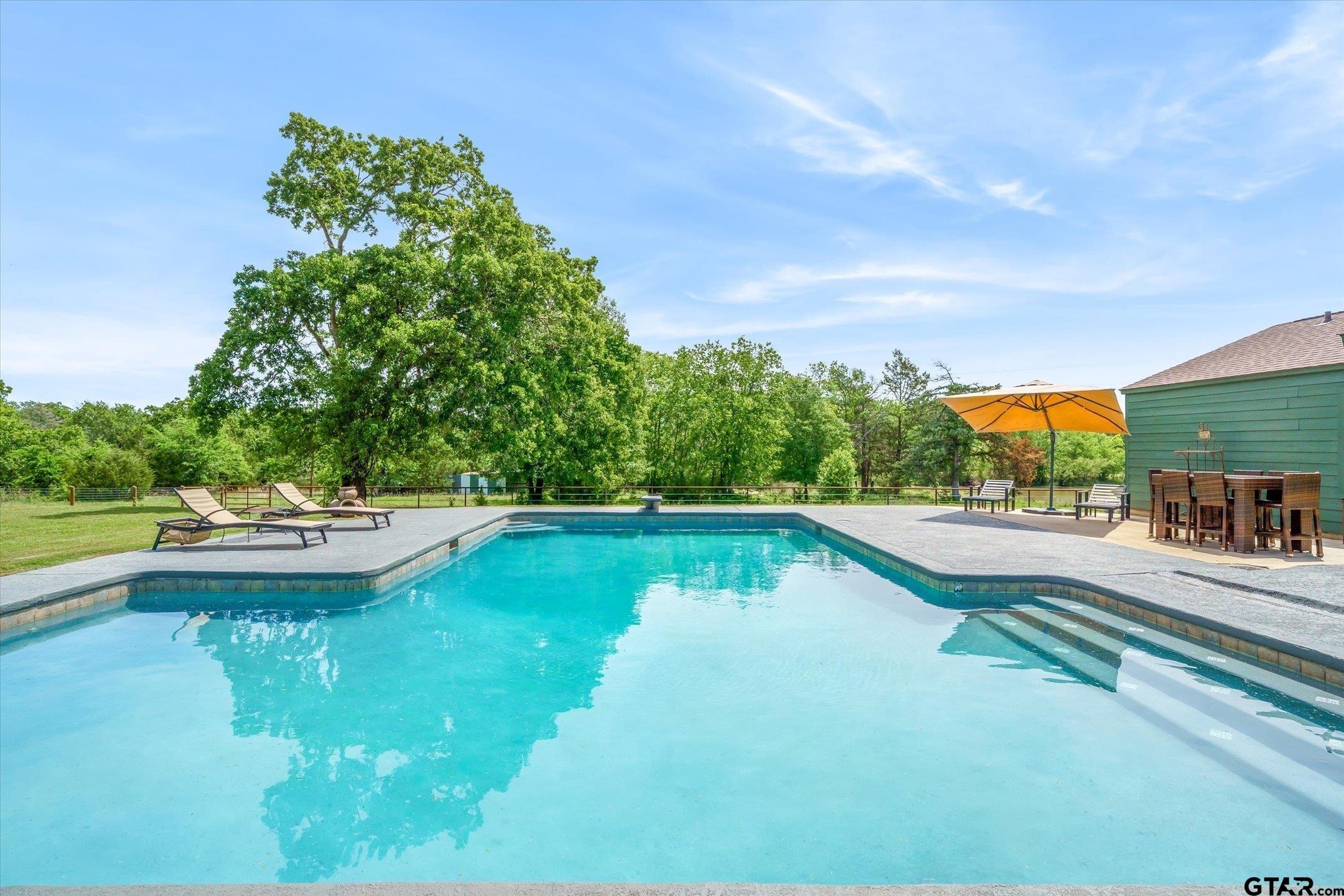 Kaufman, Texas, 75142, United States, 4 Bedrooms Bedrooms, ,3 BathroomsBathrooms,Residential,Active,2044171