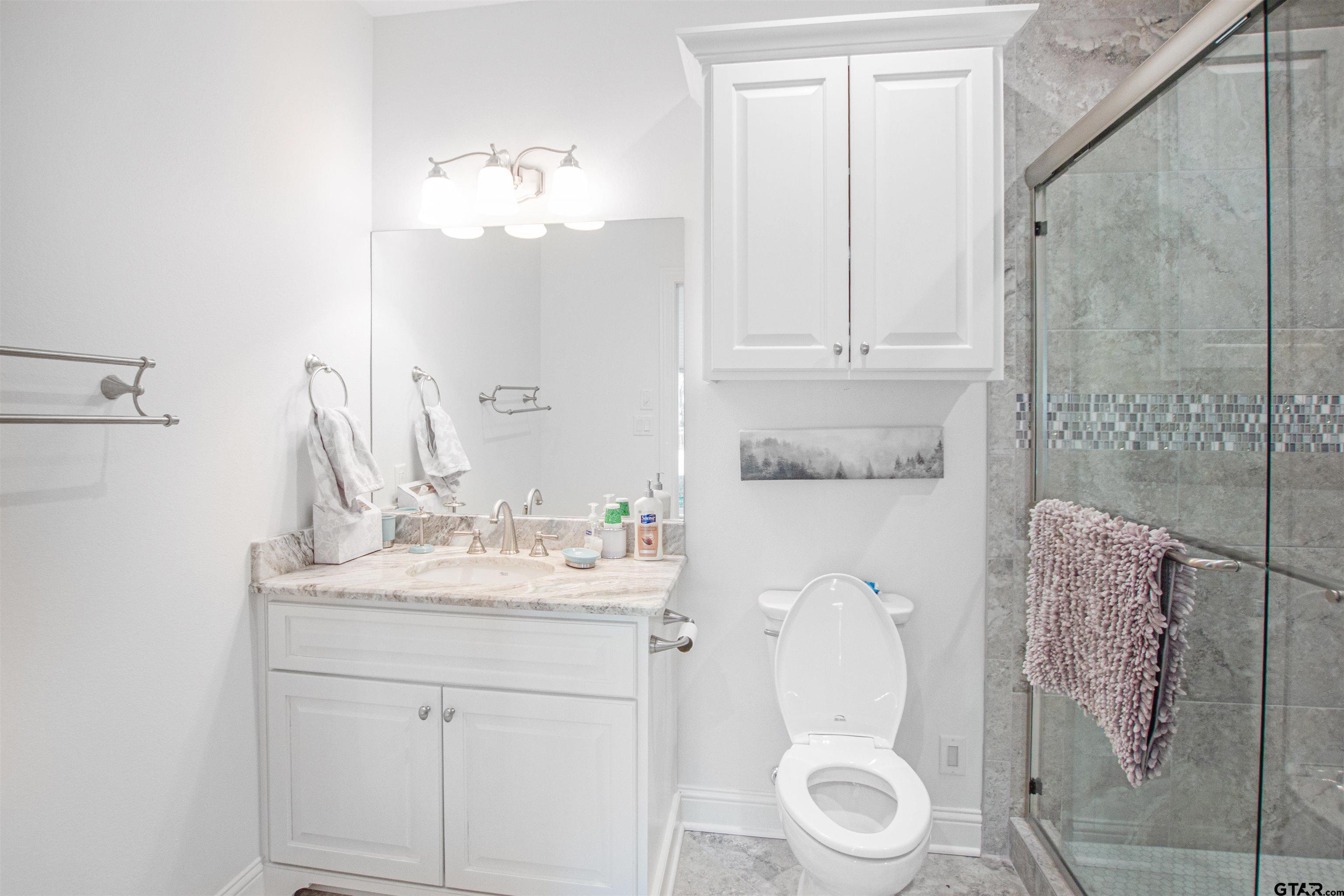 Flint, Texas, 75762, United States, 5 Bedrooms Bedrooms, ,6 BathroomsBathrooms,Residential,Active,1987250