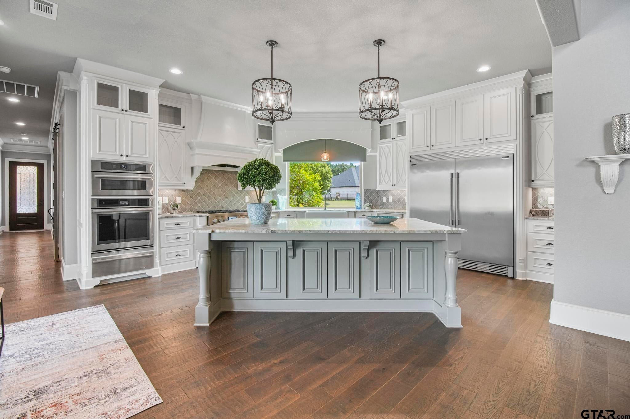 Tyler, Texas, 75703, United States, 6 Bedrooms Bedrooms, ,9 BathroomsBathrooms,Residential,Active,1953435