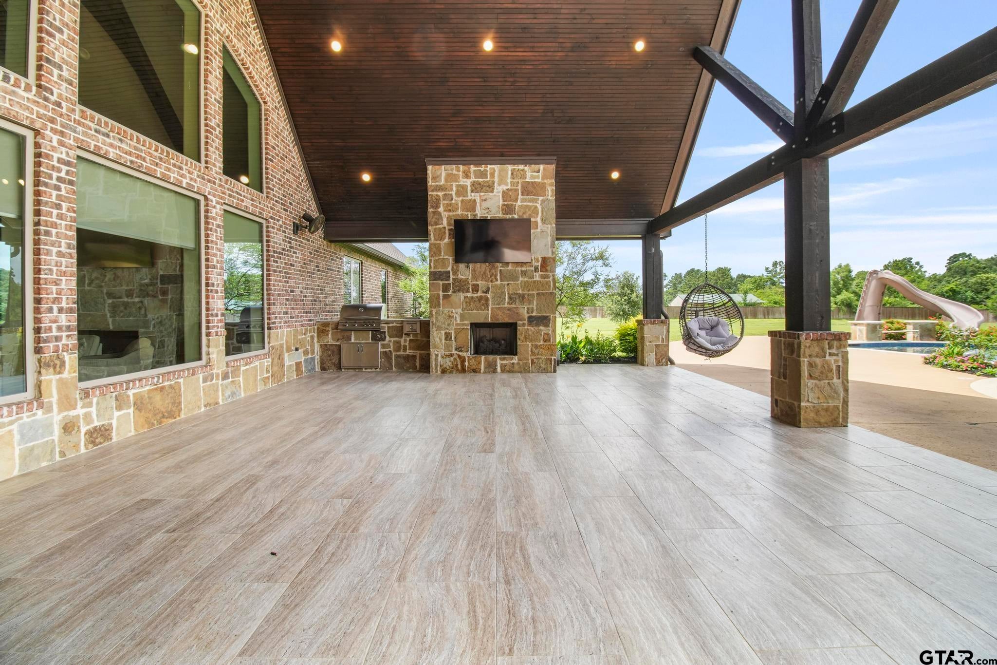 Tyler, Texas, 75703, United States, 6 Bedrooms Bedrooms, ,9 BathroomsBathrooms,Residential,Active,1953435