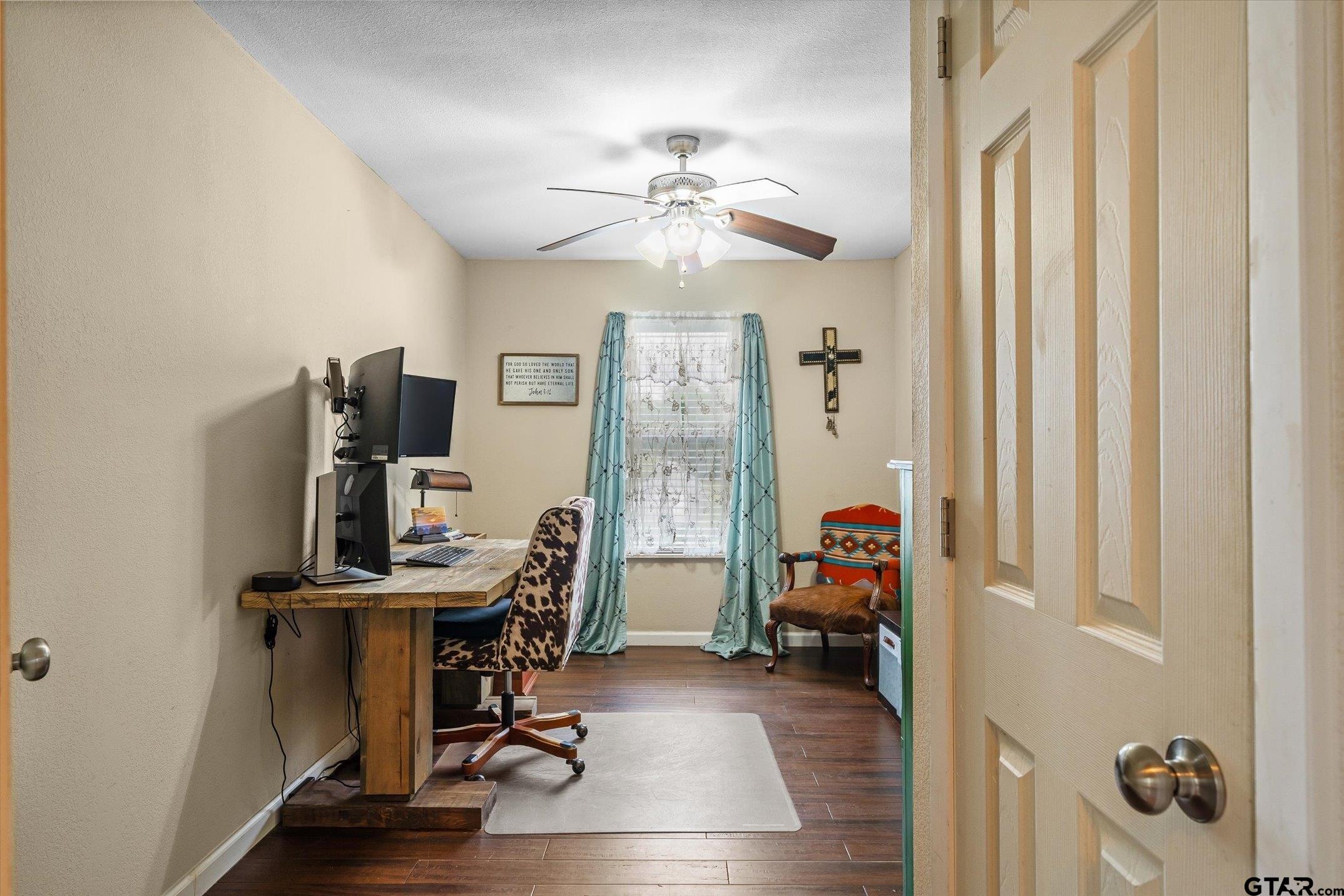Kaufman, Texas, 75142, United States, 4 Bedrooms Bedrooms, ,3 BathroomsBathrooms,Residential,Active,2044171