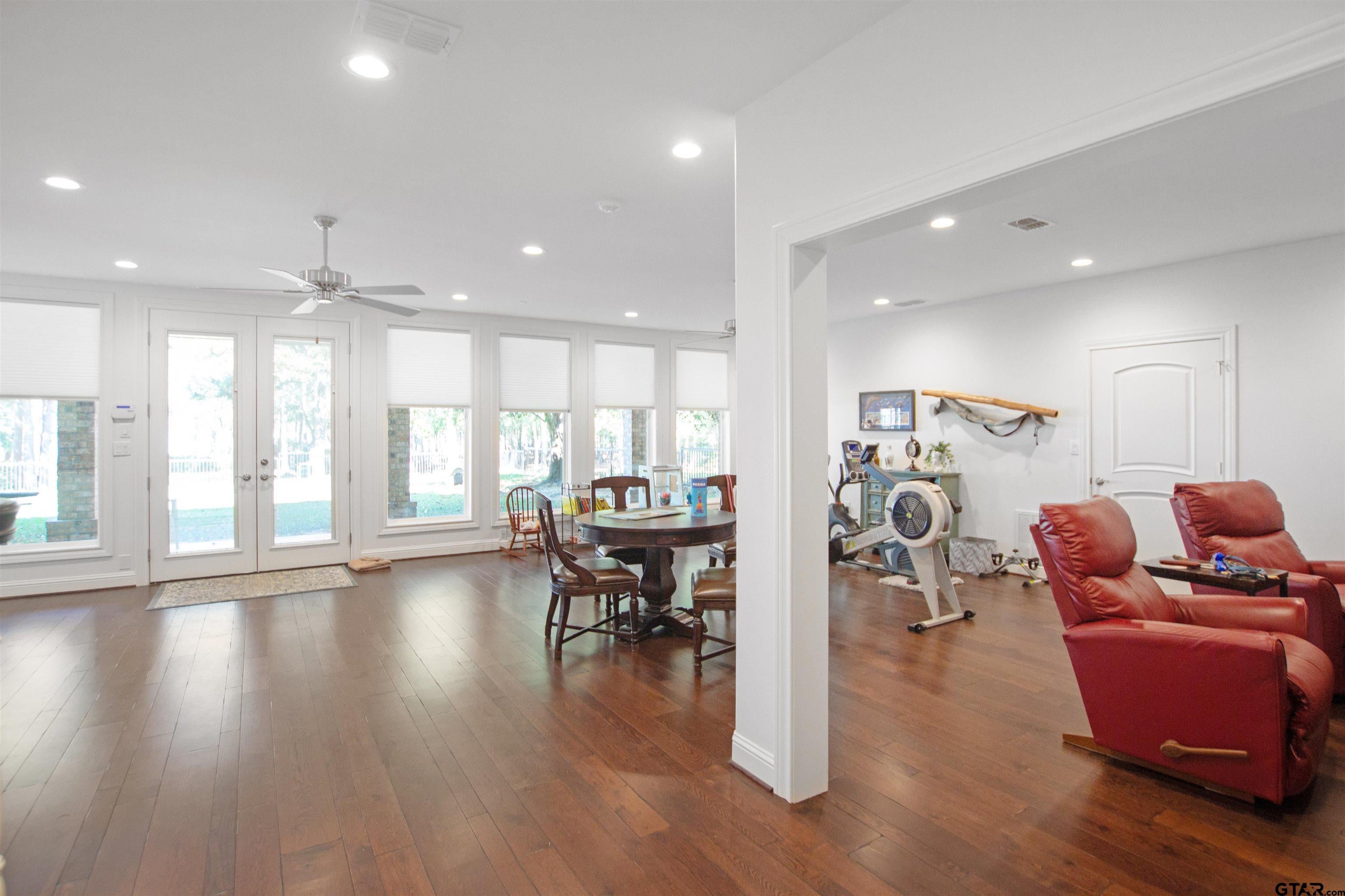 Flint, Texas, 75762, United States, 5 Bedrooms Bedrooms, ,6 BathroomsBathrooms,Residential,Active,1987250