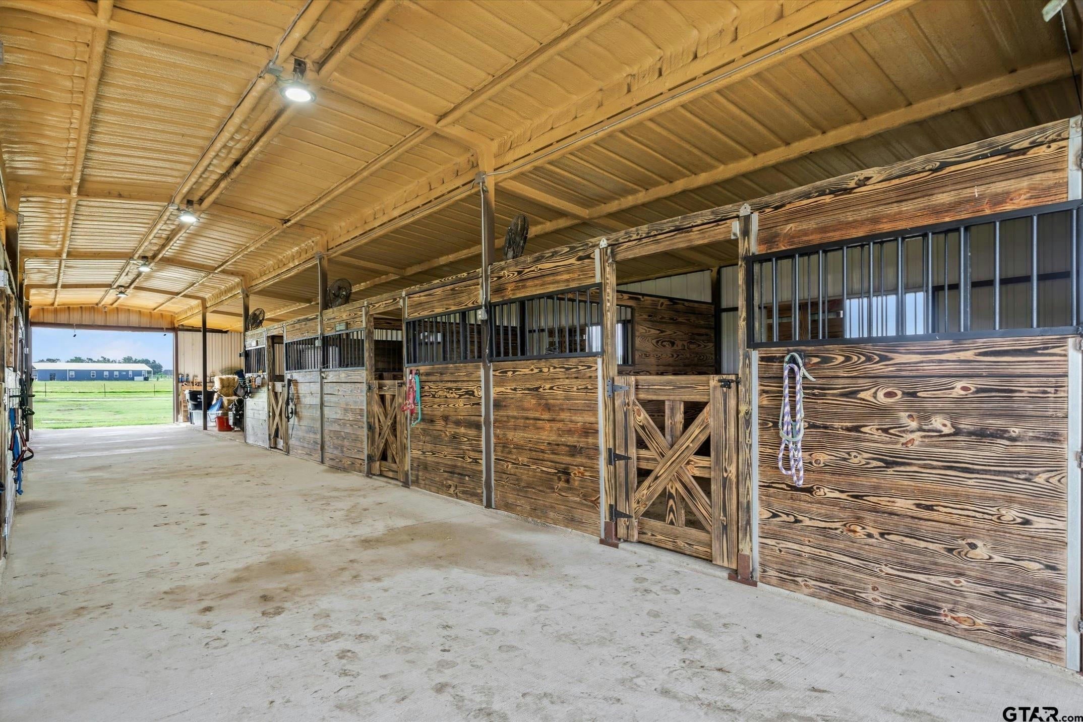 Kaufman, Texas, 75142, United States, 4 Bedrooms Bedrooms, ,3 BathroomsBathrooms,Residential,Active,1808205