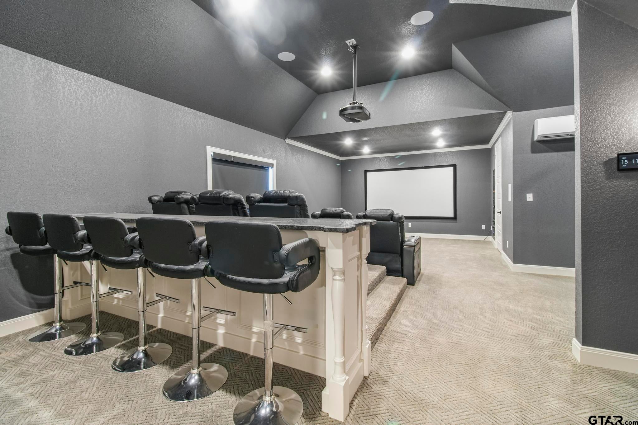 Tyler, Texas, 75703, United States, 6 Bedrooms Bedrooms, ,9 BathroomsBathrooms,Residential,Active,1953435