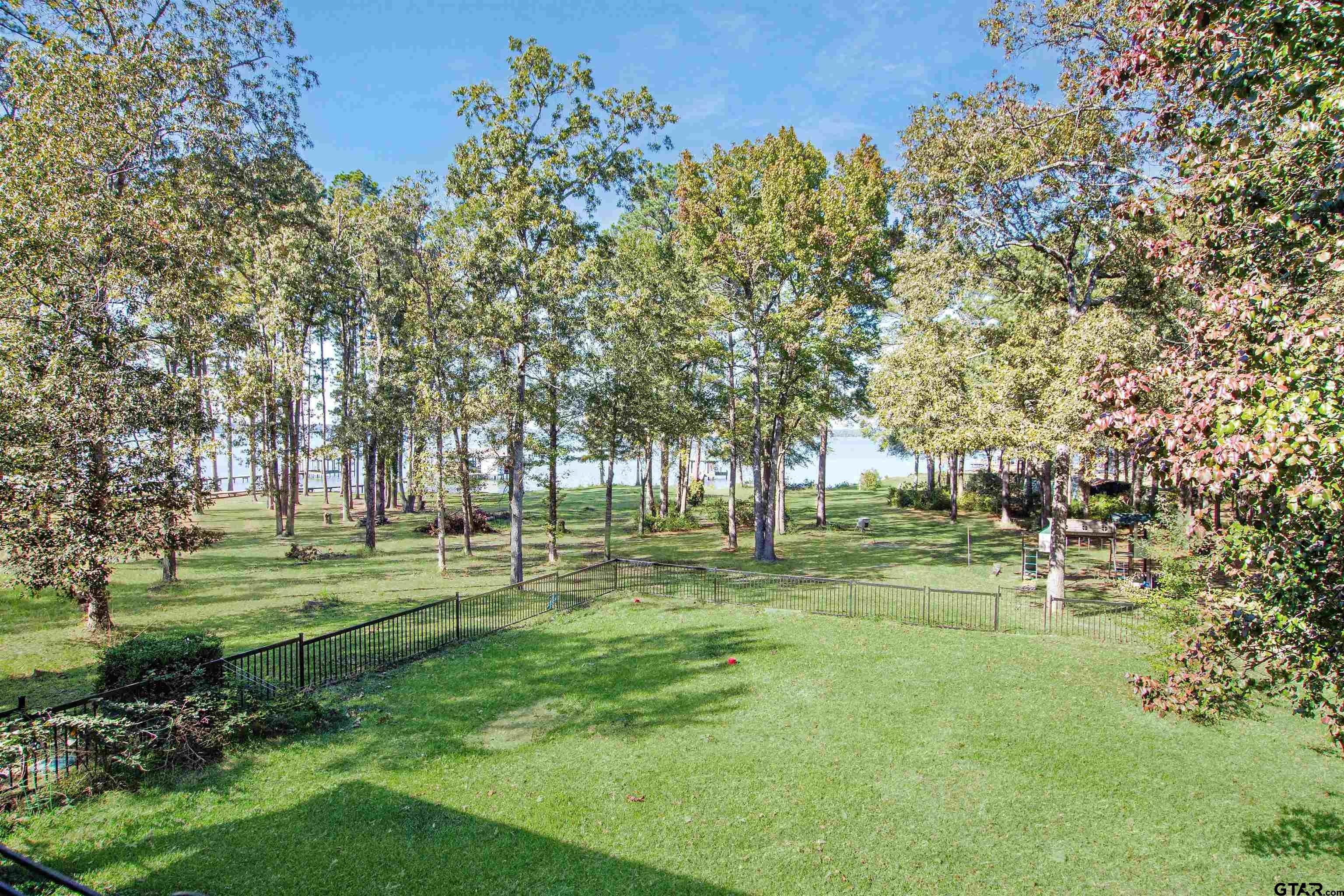 Flint, Texas, 75762, United States, 5 Bedrooms Bedrooms, ,6 BathroomsBathrooms,Residential,Active,1987250