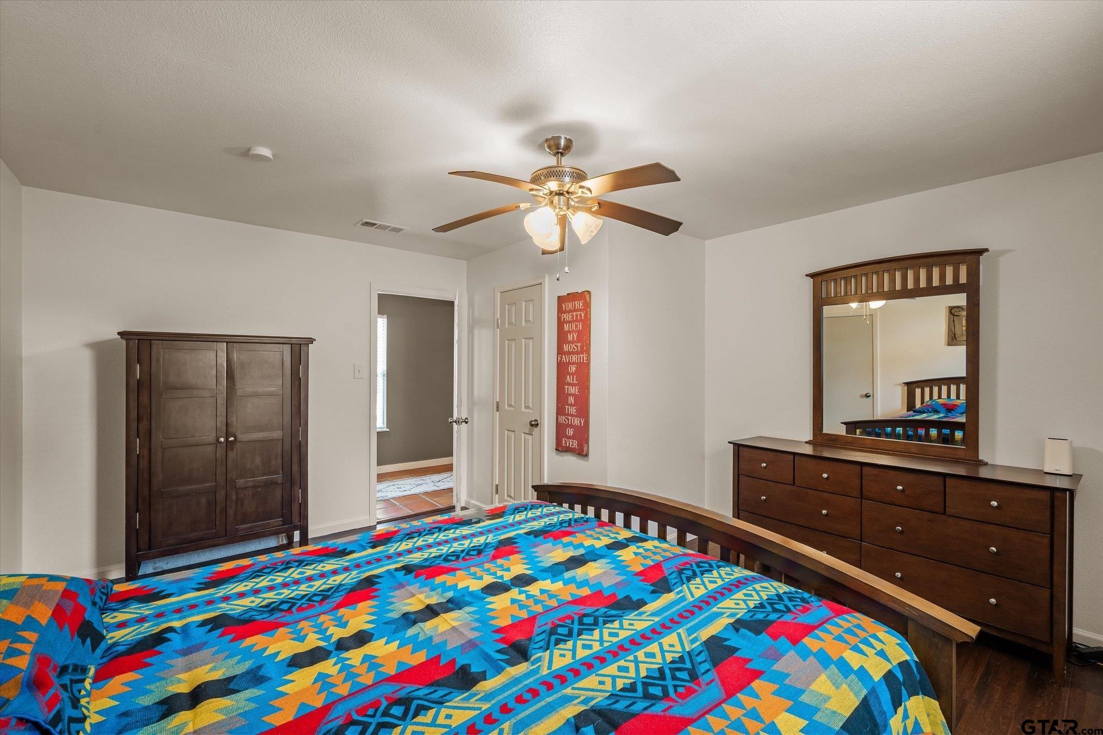 Kaufman, Texas, 75142, United States, 4 Bedrooms Bedrooms, ,3 BathroomsBathrooms,Residential,Active,2044171
