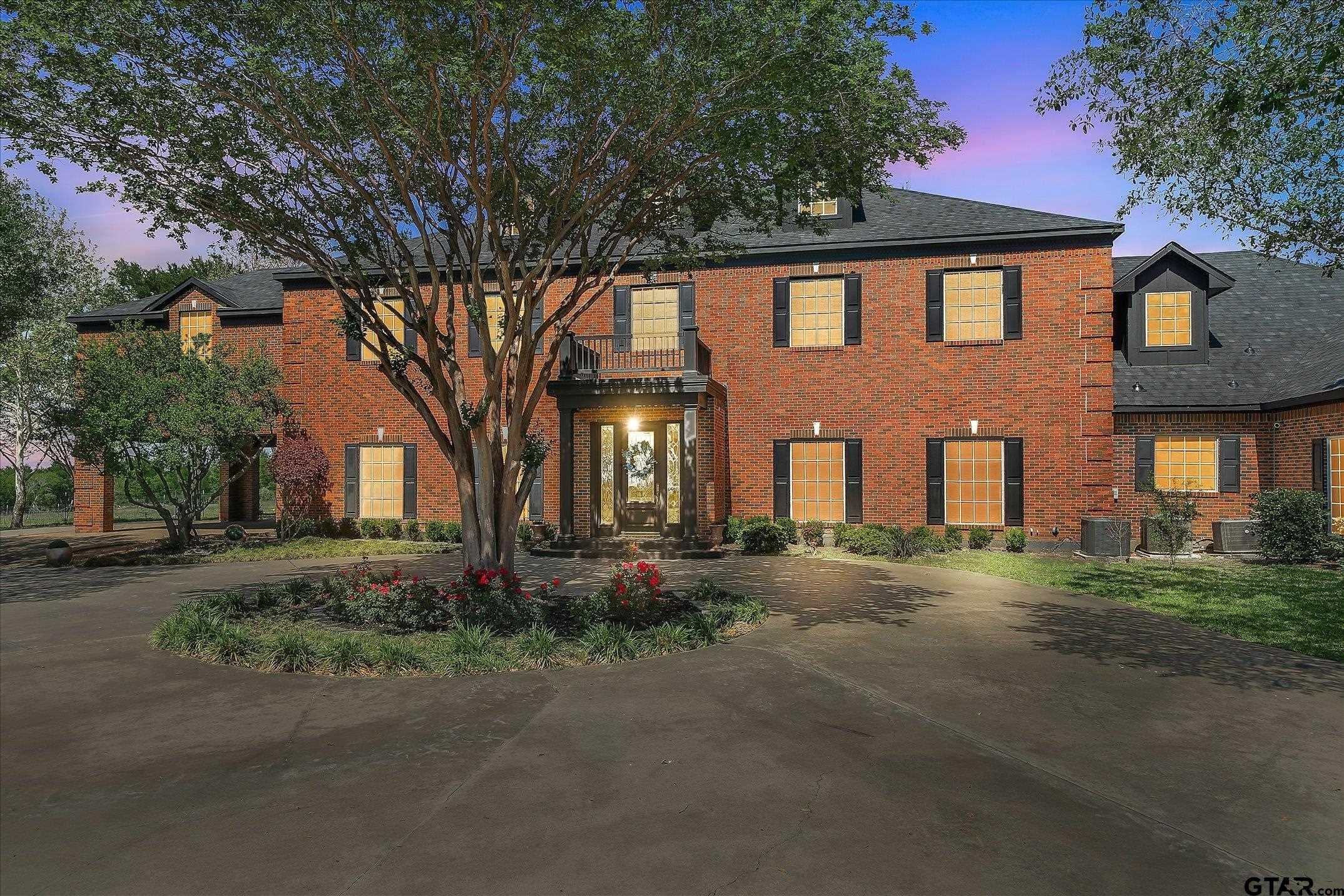 Ennis, Texas, 75119, United States, 5 Bedrooms Bedrooms, ,6 BathroomsBathrooms,Residential,Active,2043796