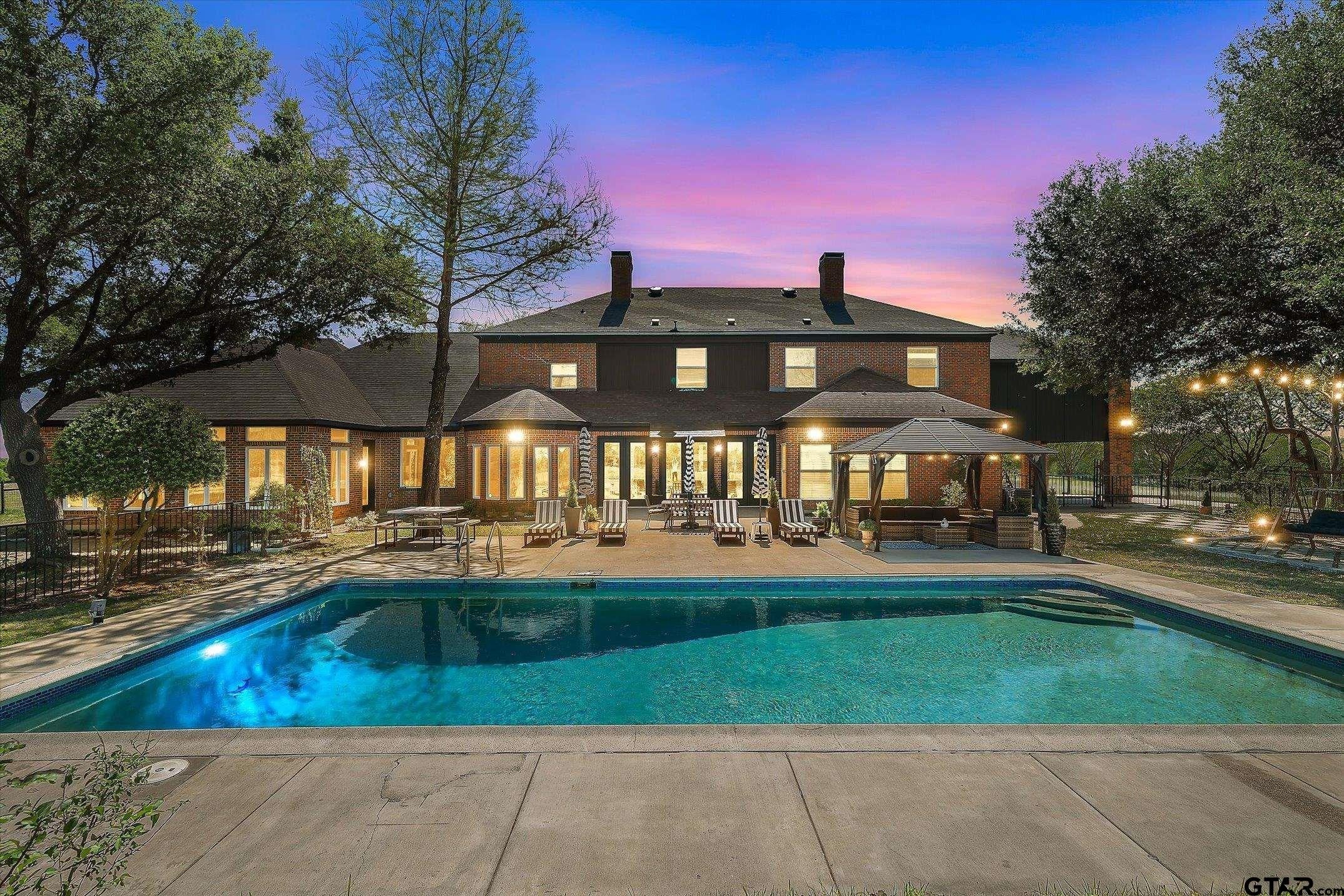Ennis, Texas, 75119, United States, 5 Bedrooms Bedrooms, ,6 BathroomsBathrooms,Residential,Active,2043796