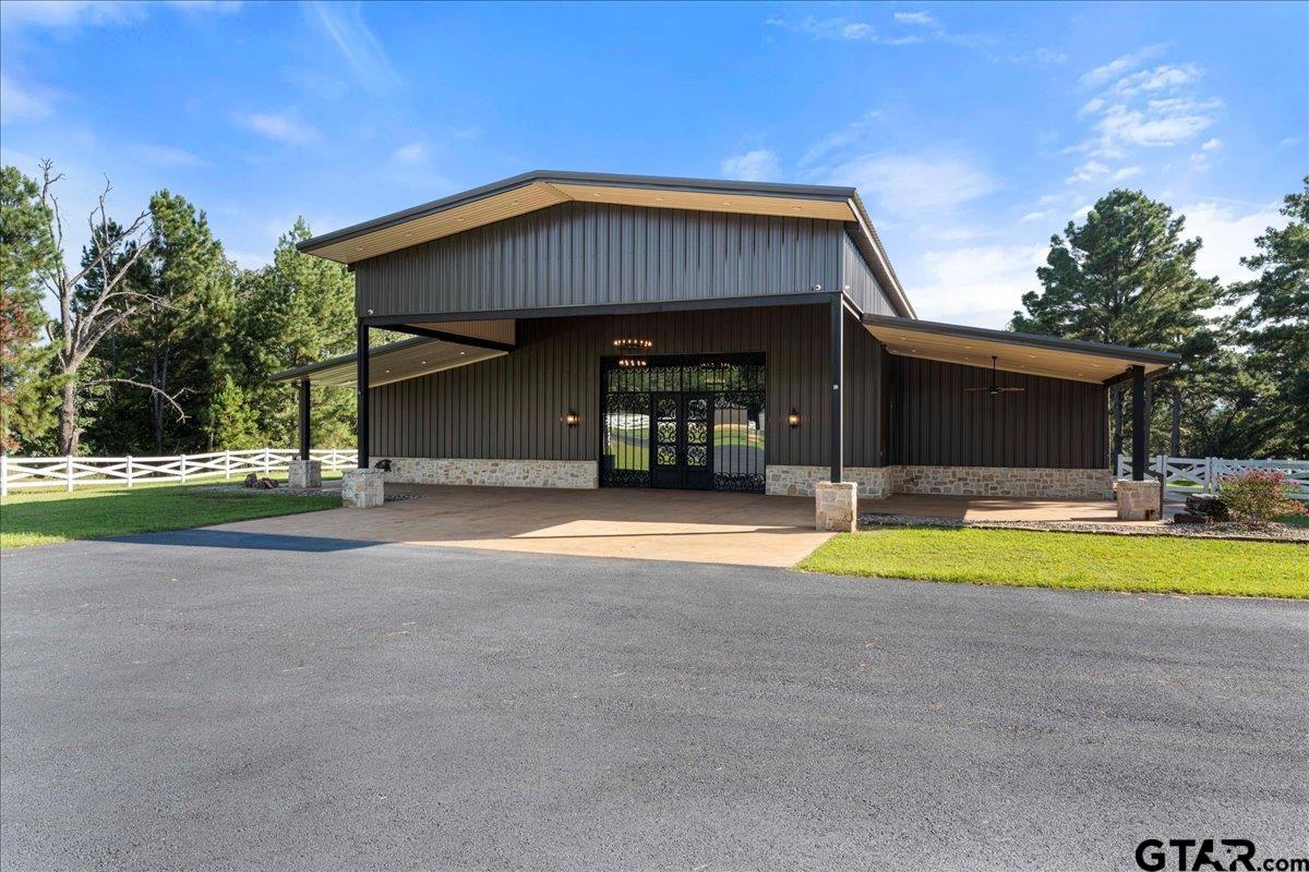 Tyler, Texas, 75706, United States, 3 Bedrooms Bedrooms, ,3 BathroomsBathrooms,Residential,Active,1944458