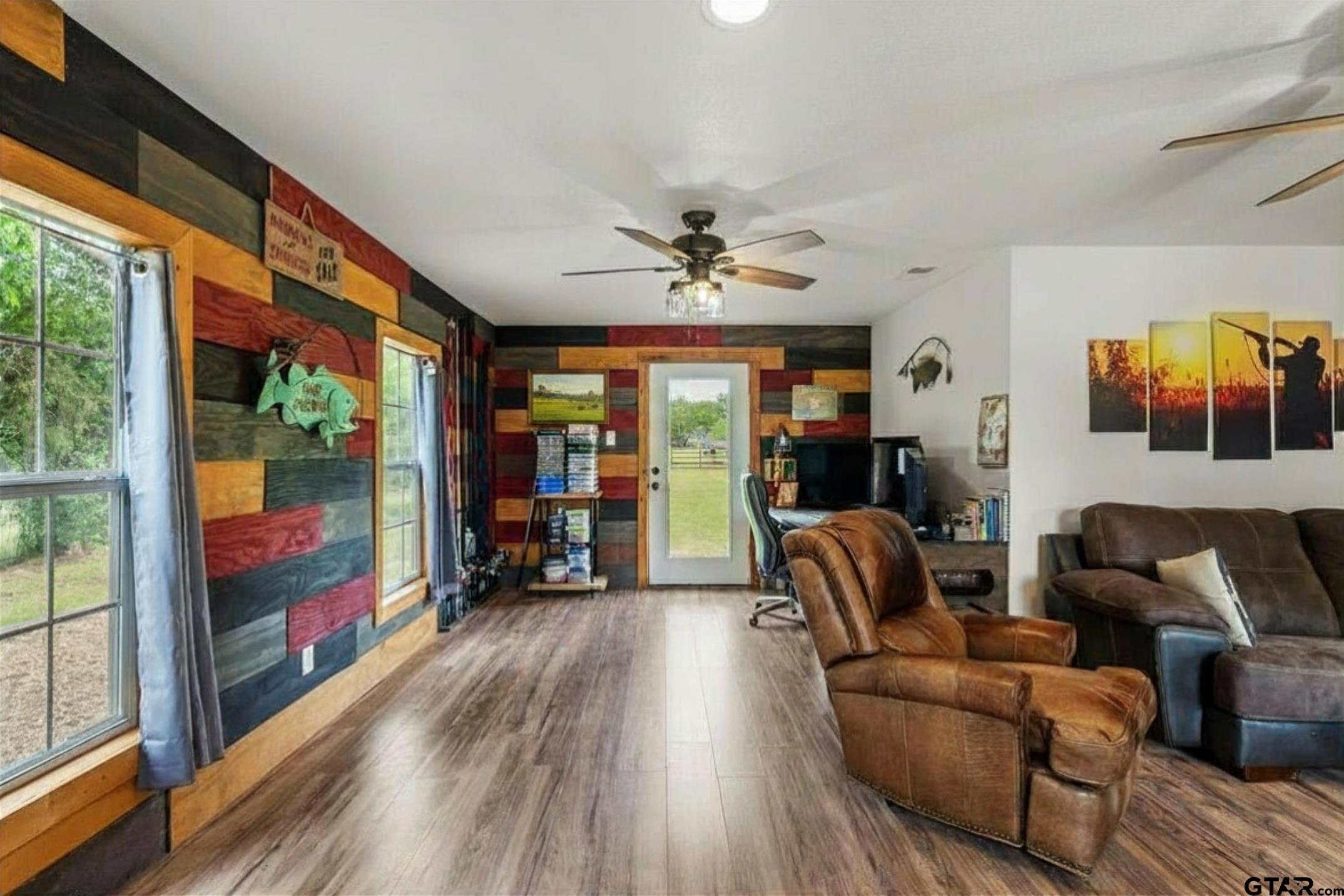 Kaufman, Texas, 75142, United States, 4 Bedrooms Bedrooms, ,3 BathroomsBathrooms,Residential,Active,2044171