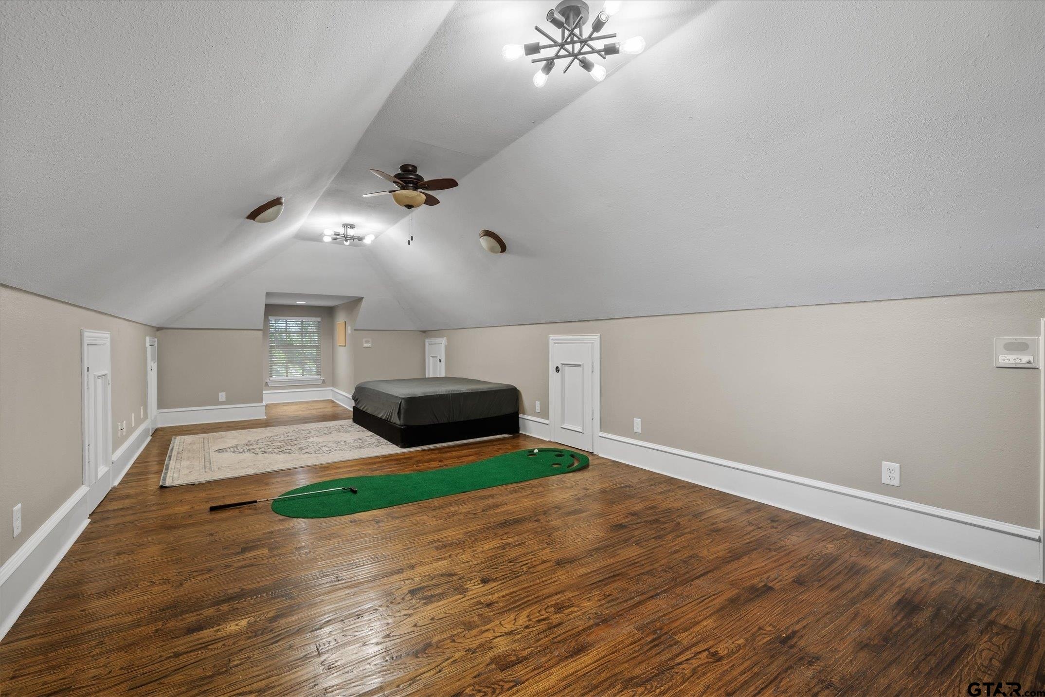 Ennis, Texas, 75119, United States, 5 Bedrooms Bedrooms, ,6 BathroomsBathrooms,Residential,Active,2043796