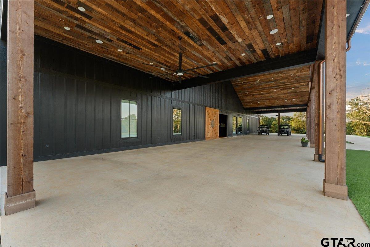 Lindale, Texas, 75771, United States, 4 Bedrooms Bedrooms, ,7 BathroomsBathrooms,Residential,Active,1941343