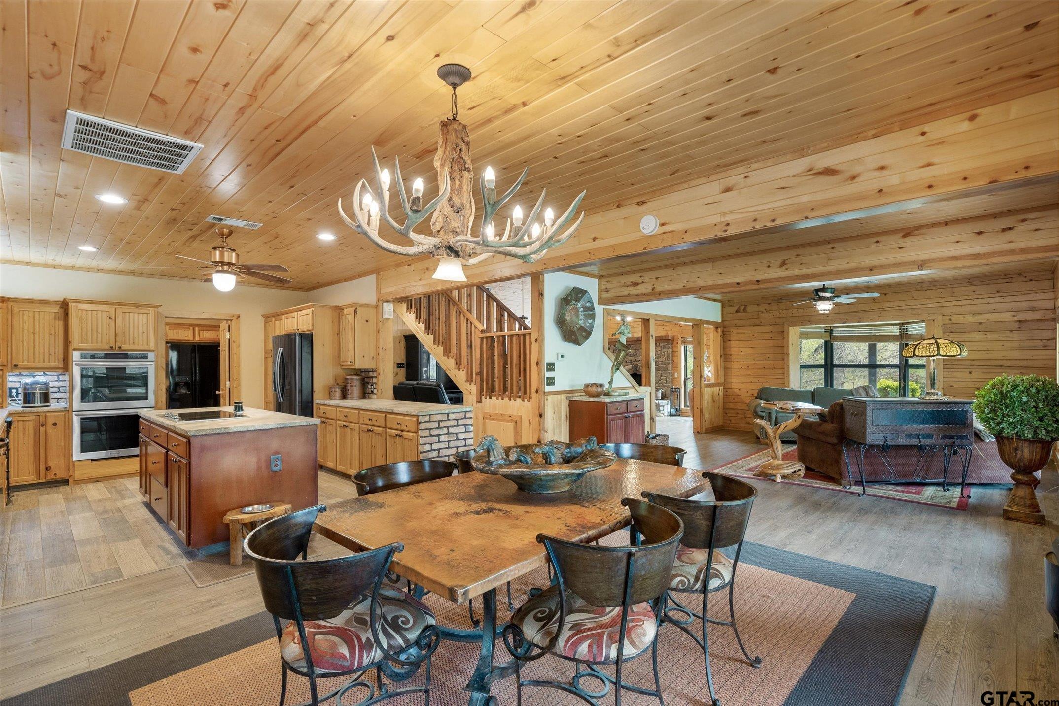 Edgewood, Texas, 75117, United States, ,3 BathroomsBathrooms,Residential,Active,1831824