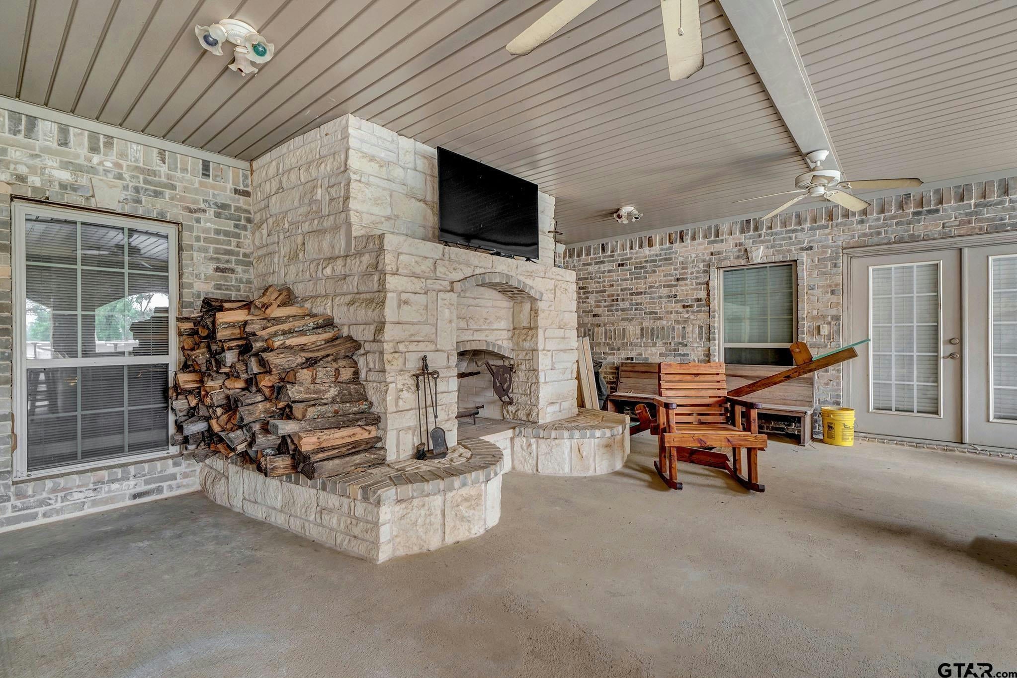 Lindale, Texas, 75771, United States, 4 Bedrooms Bedrooms, ,4 BathroomsBathrooms,Residential,Active,1914591