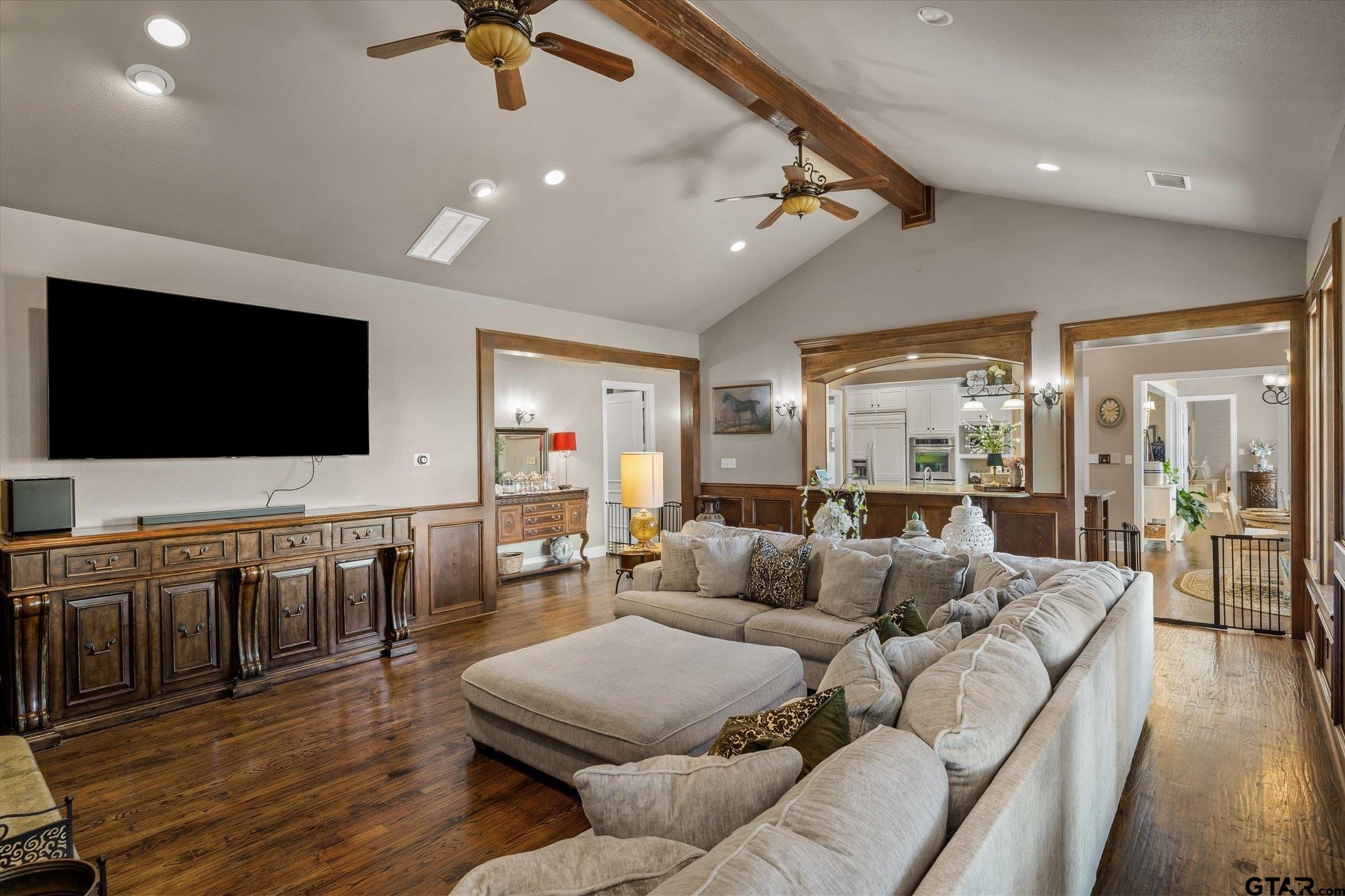 Ennis, Texas, 75119, United States, 5 Bedrooms Bedrooms, ,6 BathroomsBathrooms,Residential,Active,2043796