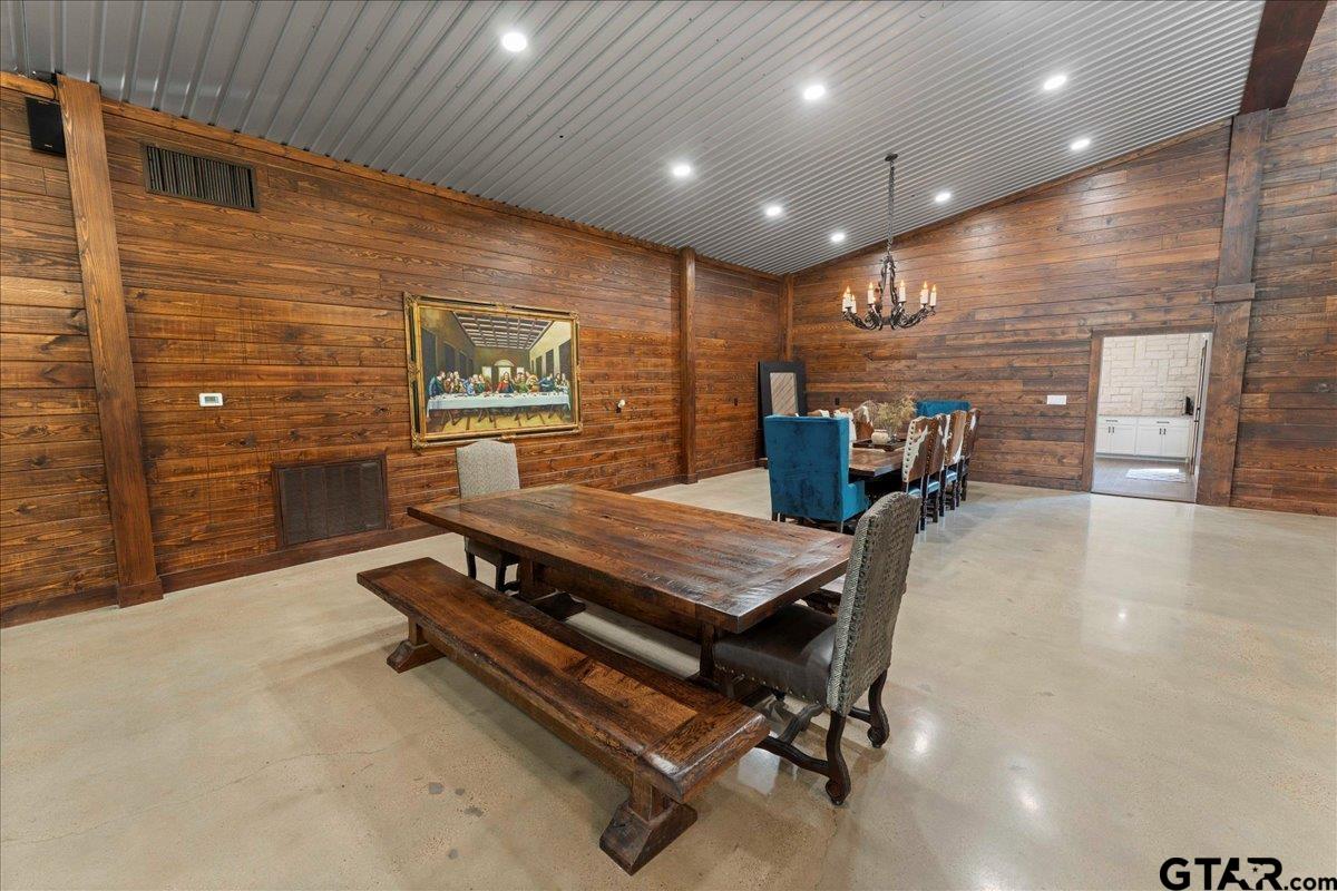 Tyler, Texas, 75706, United States, 3 Bedrooms Bedrooms, ,3 BathroomsBathrooms,Residential,Active,1944458