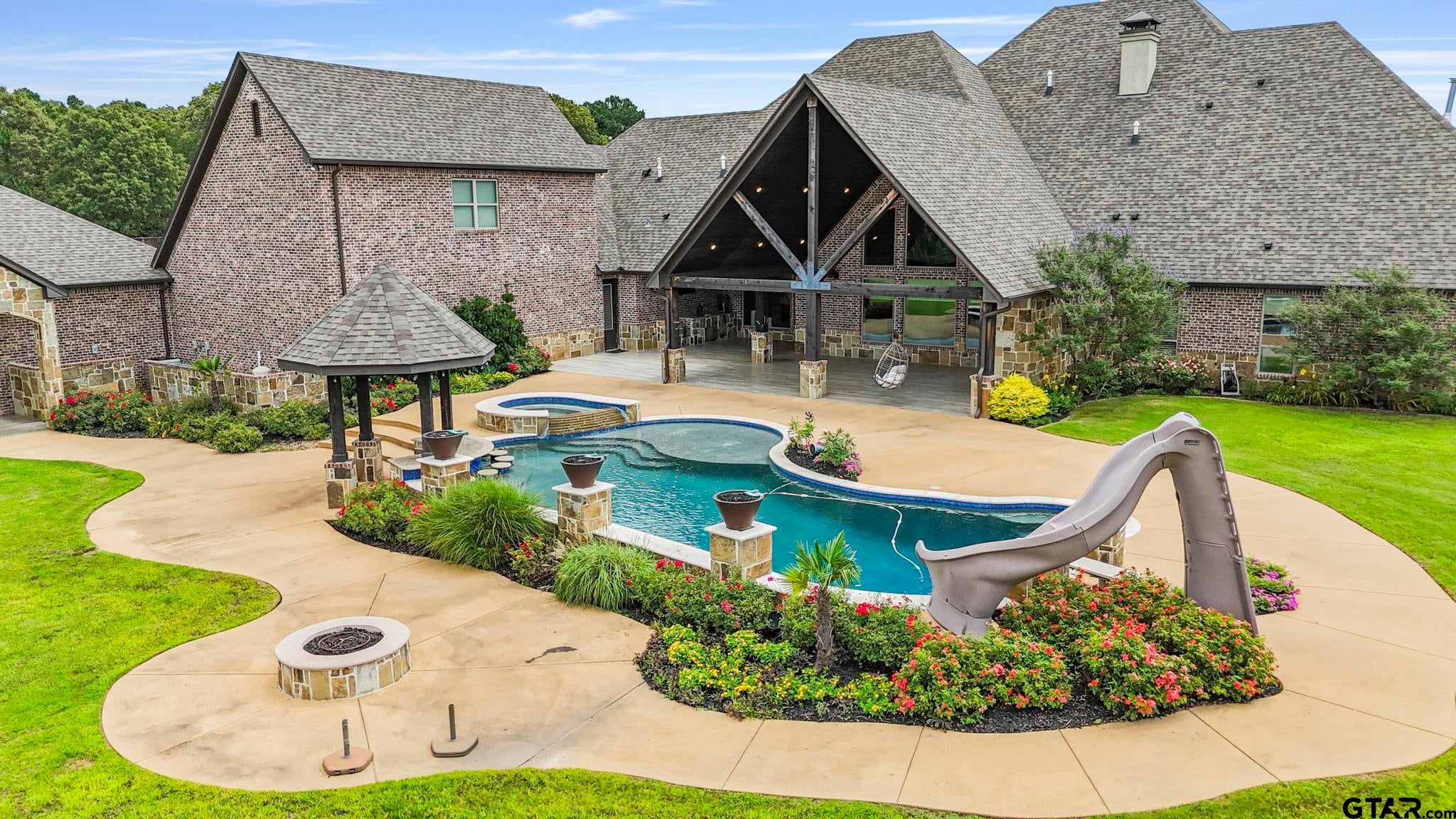 Tyler, Texas, 75703, United States, 6 Bedrooms Bedrooms, ,9 BathroomsBathrooms,Residential,Active,1953435