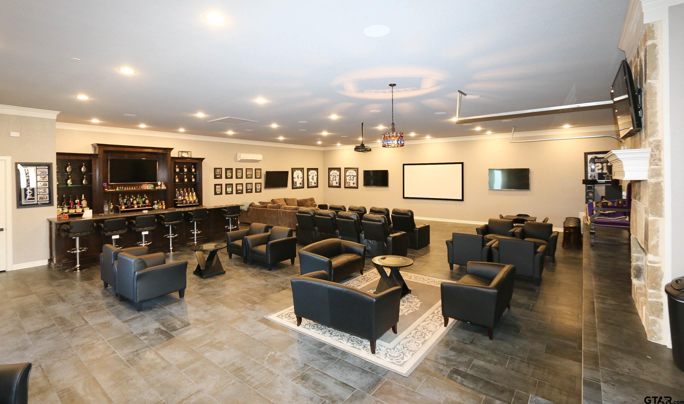 Tyler, Texas, 75703, United States, 6 Bedrooms Bedrooms, ,9 BathroomsBathrooms,Residential,Active,1953435