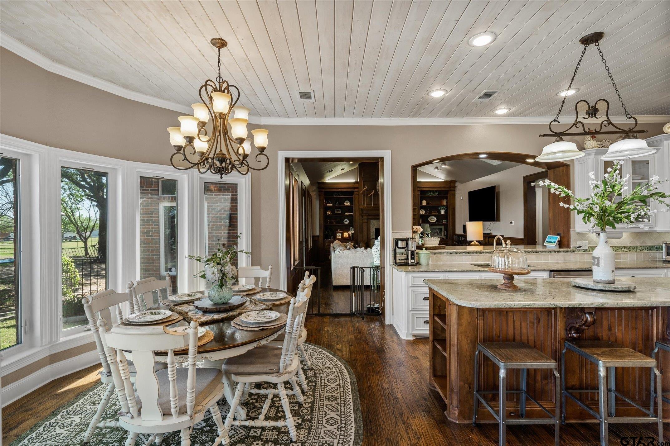 Ennis, Texas, 75119, United States, 5 Bedrooms Bedrooms, ,6 BathroomsBathrooms,Residential,Active,2043796