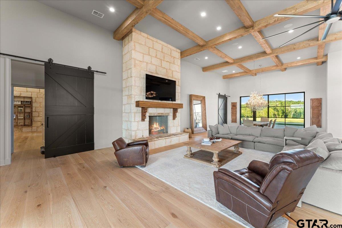 Lindale, Texas, 75771, United States, 4 Bedrooms Bedrooms, ,7 BathroomsBathrooms,Residential,Active,1941343