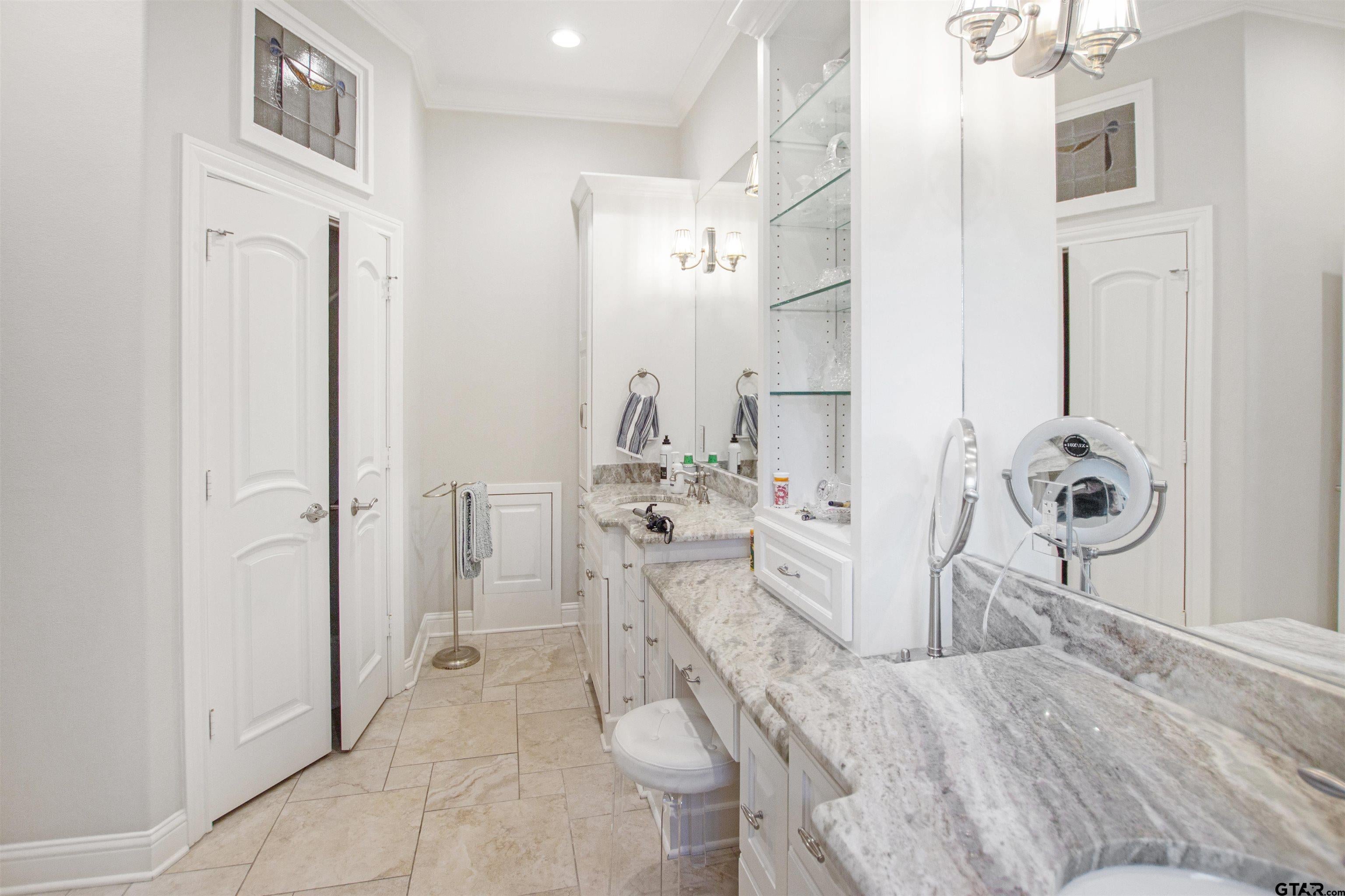 Flint, Texas, 75762, United States, 5 Bedrooms Bedrooms, ,6 BathroomsBathrooms,Residential,Active,1987250