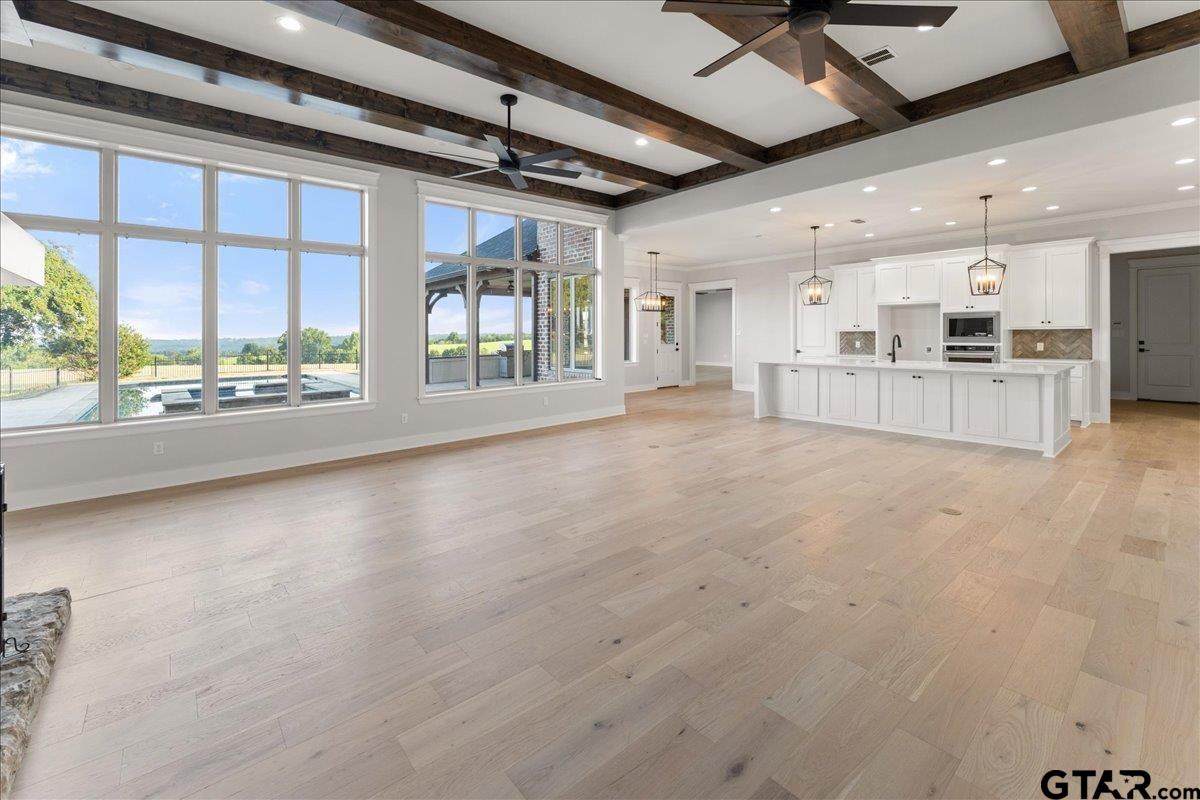 Tyler, Texas, 75706, United States, 4 Bedrooms Bedrooms, ,5 BathroomsBathrooms,Residential,Active,1920259