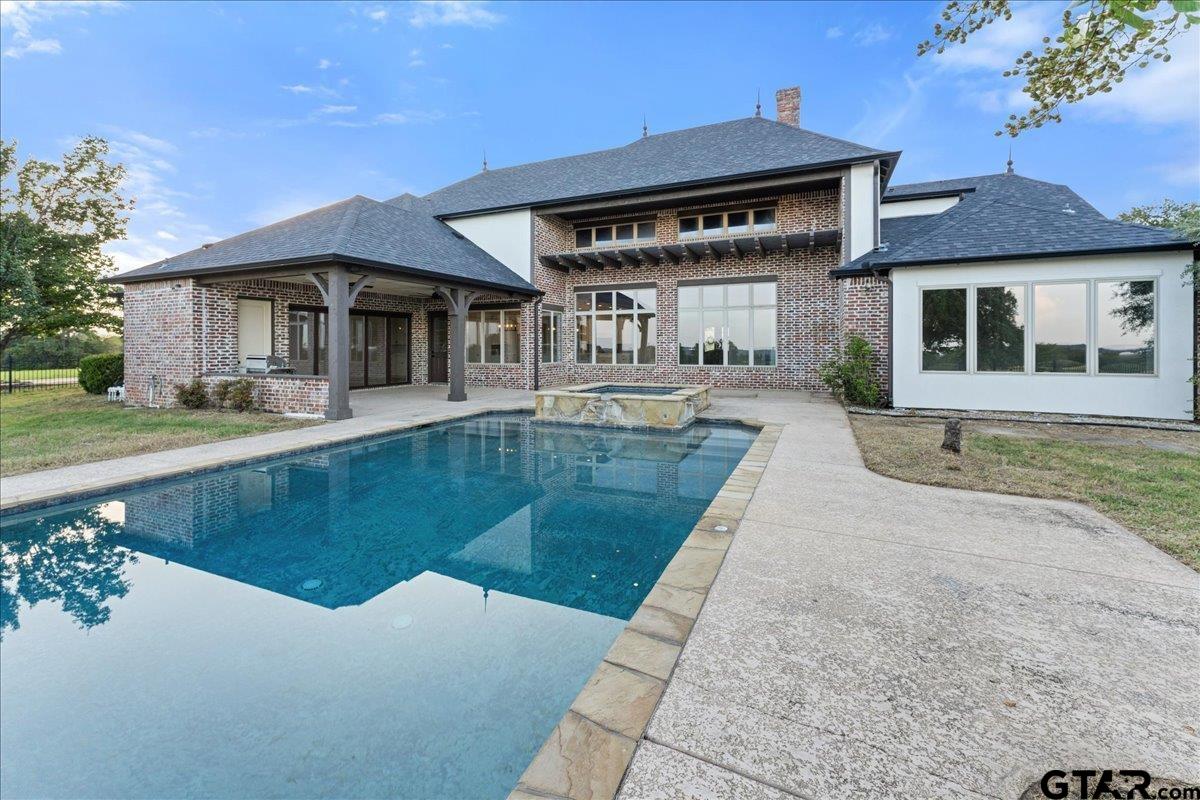 Tyler, Texas, 75706, United States, 4 Bedrooms Bedrooms, ,5 BathroomsBathrooms,Residential,Active,1920259