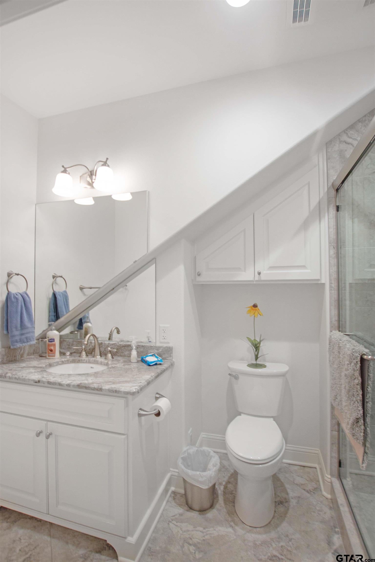 Flint, Texas, 75762, United States, 5 Bedrooms Bedrooms, ,6 BathroomsBathrooms,Residential,Active,1987250