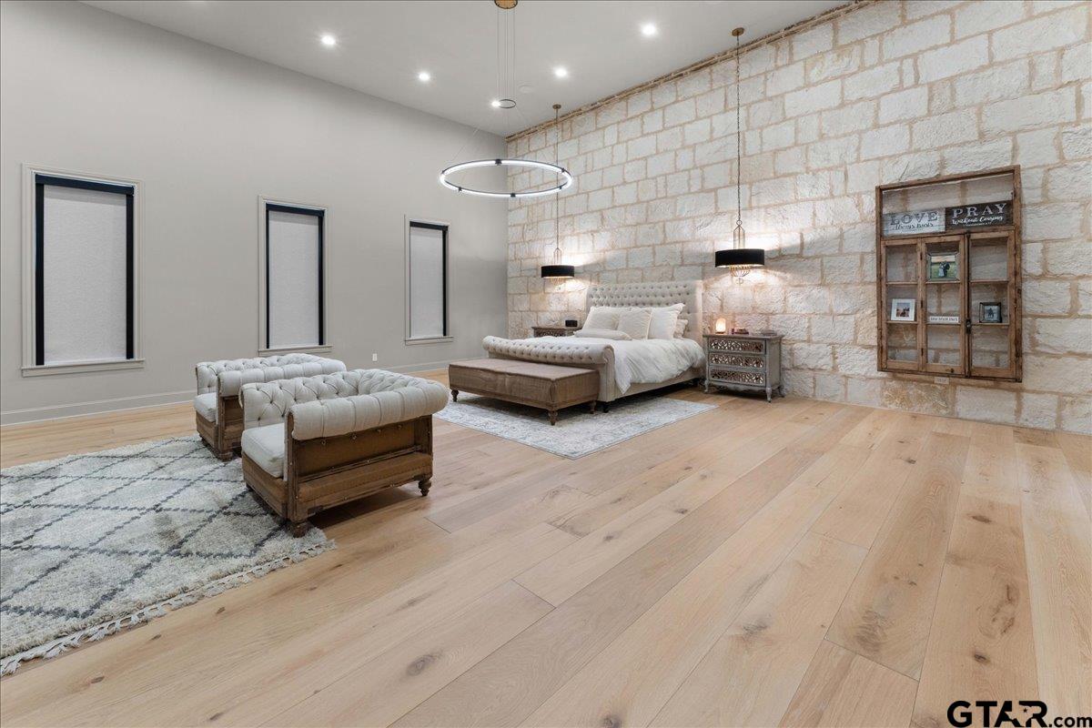 Lindale, Texas, 75771, United States, 4 Bedrooms Bedrooms, ,7 BathroomsBathrooms,Residential,Active,1941343