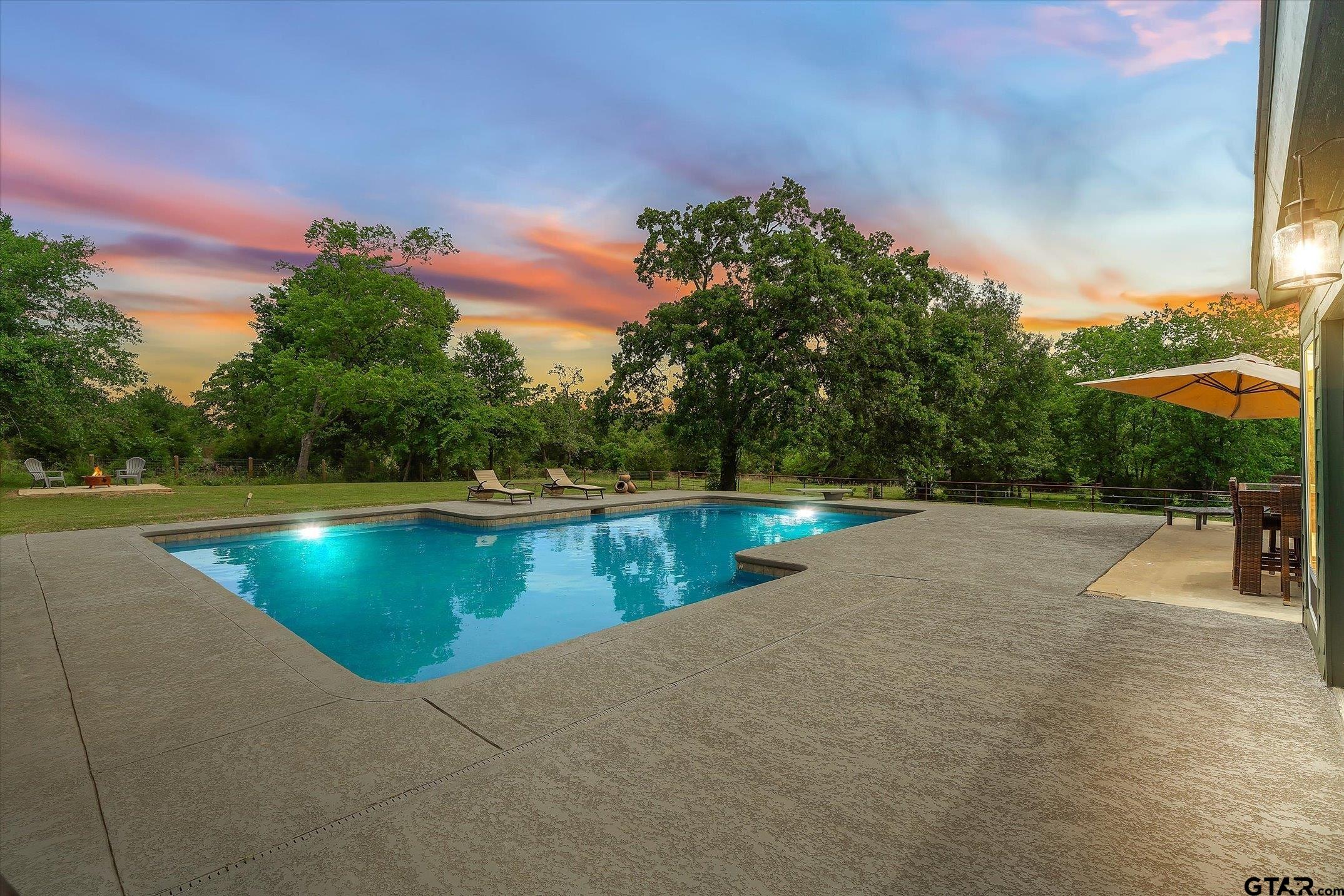 Kaufman, Texas, 75142, United States, 4 Bedrooms Bedrooms, ,3 BathroomsBathrooms,Residential,Active,2044171