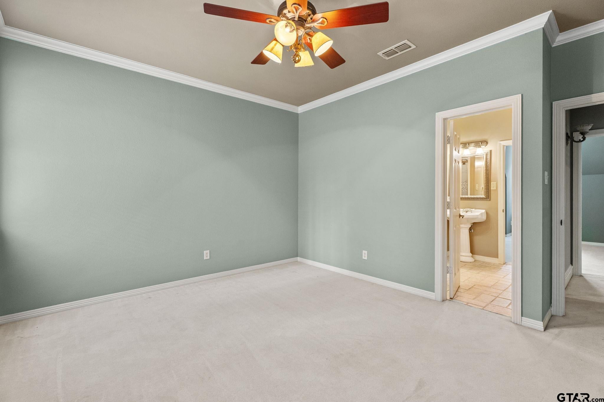 Tyler, Texas, 75703, United States, 6 Bedrooms Bedrooms, ,5 BathroomsBathrooms,Residential,Active,1892424