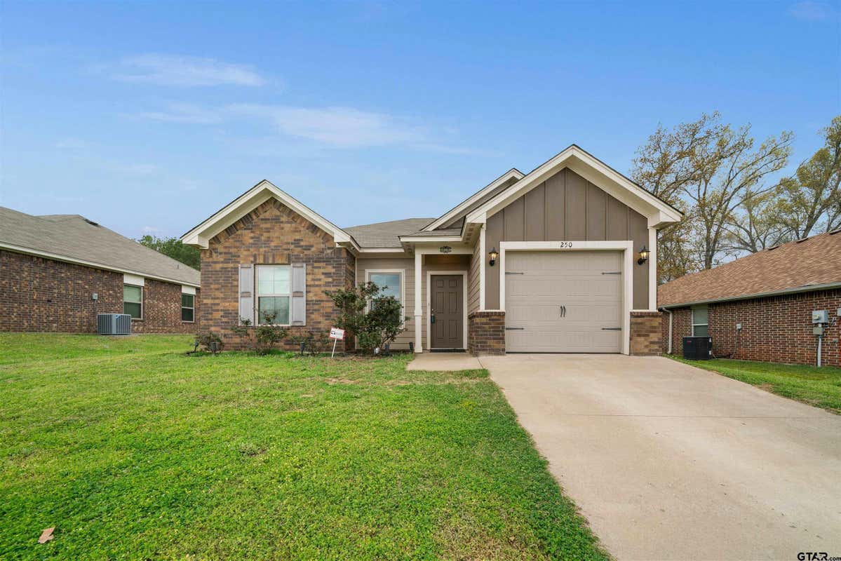 250 VALLEY VIEW LN, JACKSONVILLE, TX 75766, photo 1 of 25