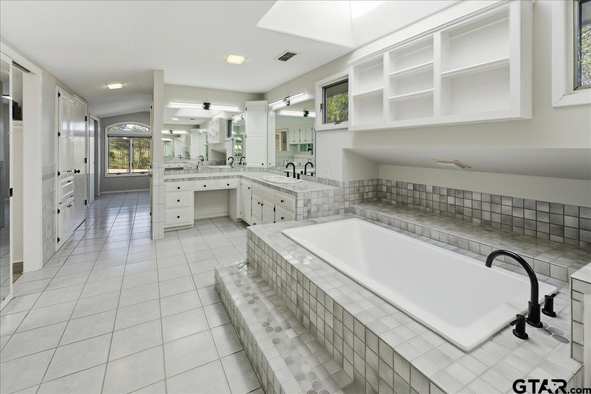 Sulphur Springs, Texas, 75482, United States, 4 Bedrooms Bedrooms, ,4 BathroomsBathrooms,Residential,Active,1999168