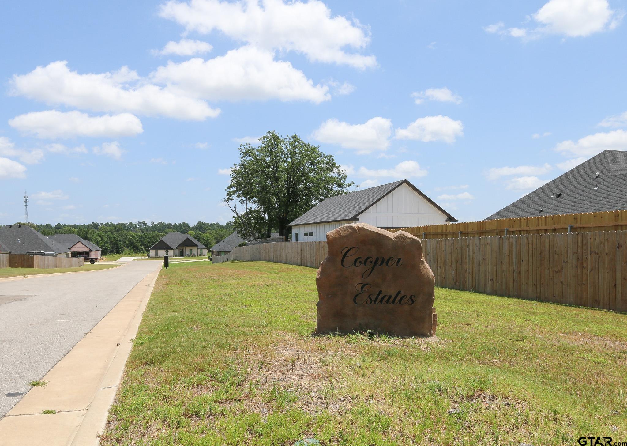 Tyler, Texas, 75703, United States, ,Residential,Active,1936106