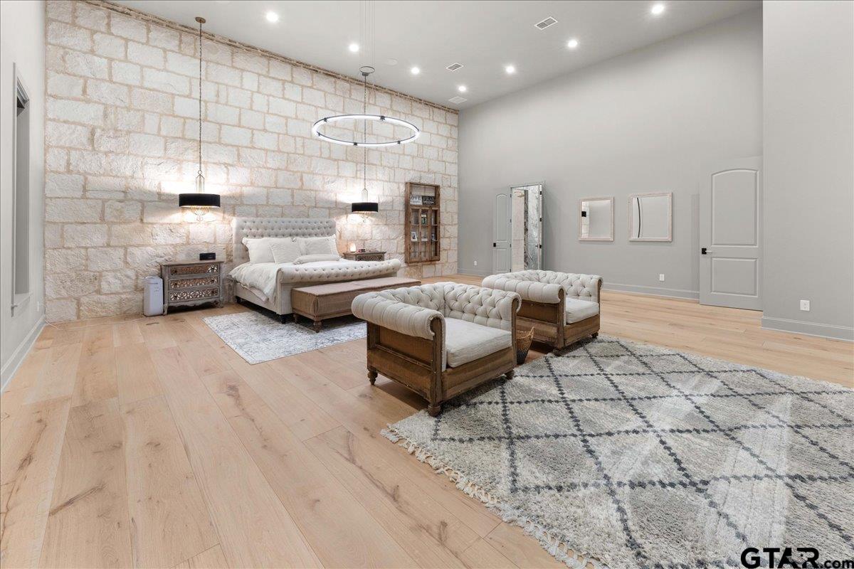 Lindale, Texas, 75771, United States, 4 Bedrooms Bedrooms, ,7 BathroomsBathrooms,Residential,Active,1941343