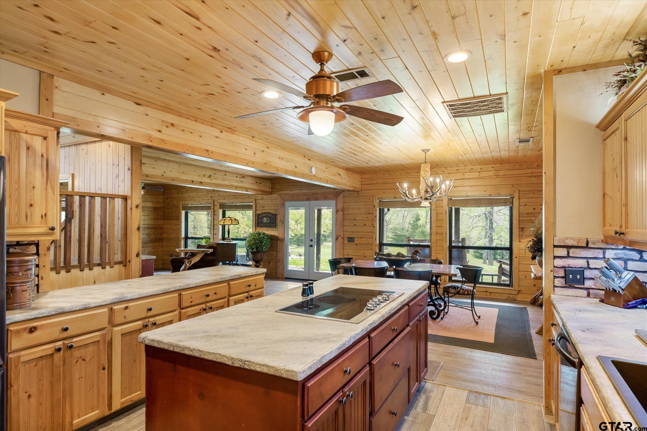 Edgewood, Texas, 75117, United States, ,3 BathroomsBathrooms,Residential,Active,1831824