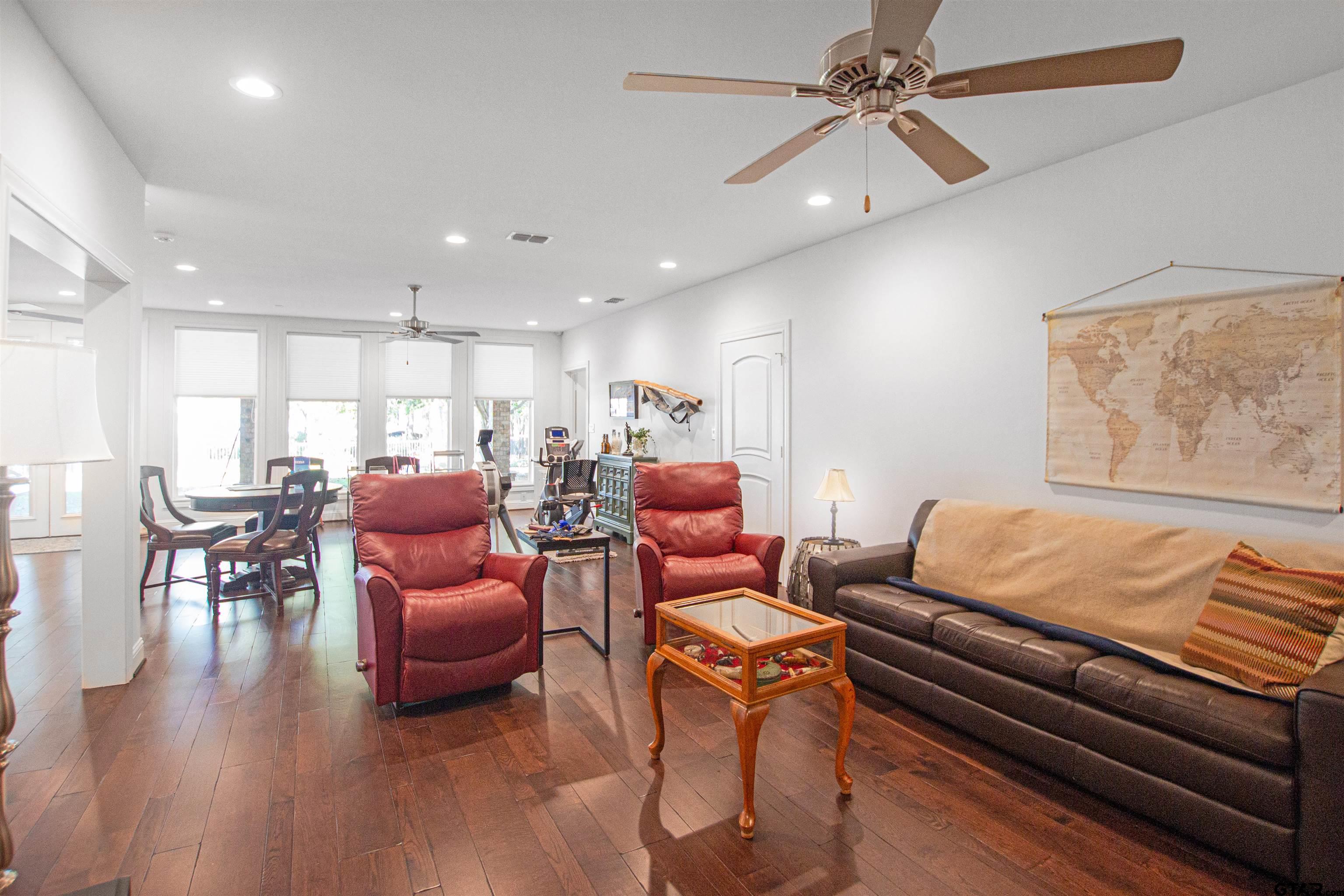 Flint, Texas, 75762, United States, 5 Bedrooms Bedrooms, ,6 BathroomsBathrooms,Residential,Active,1987250